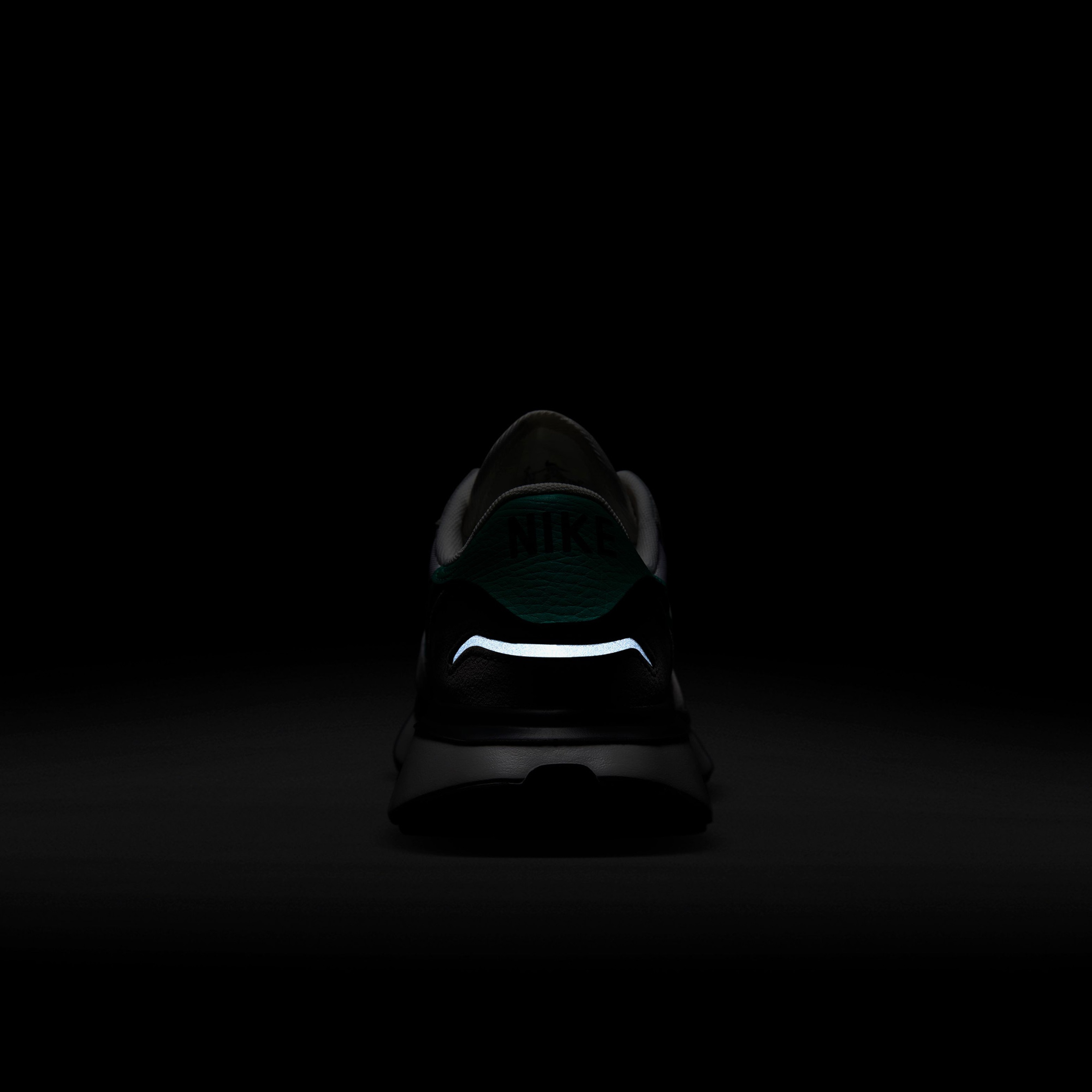 Nike Phoenix Waffle Kadın Beyaz Spor Ayakkabı