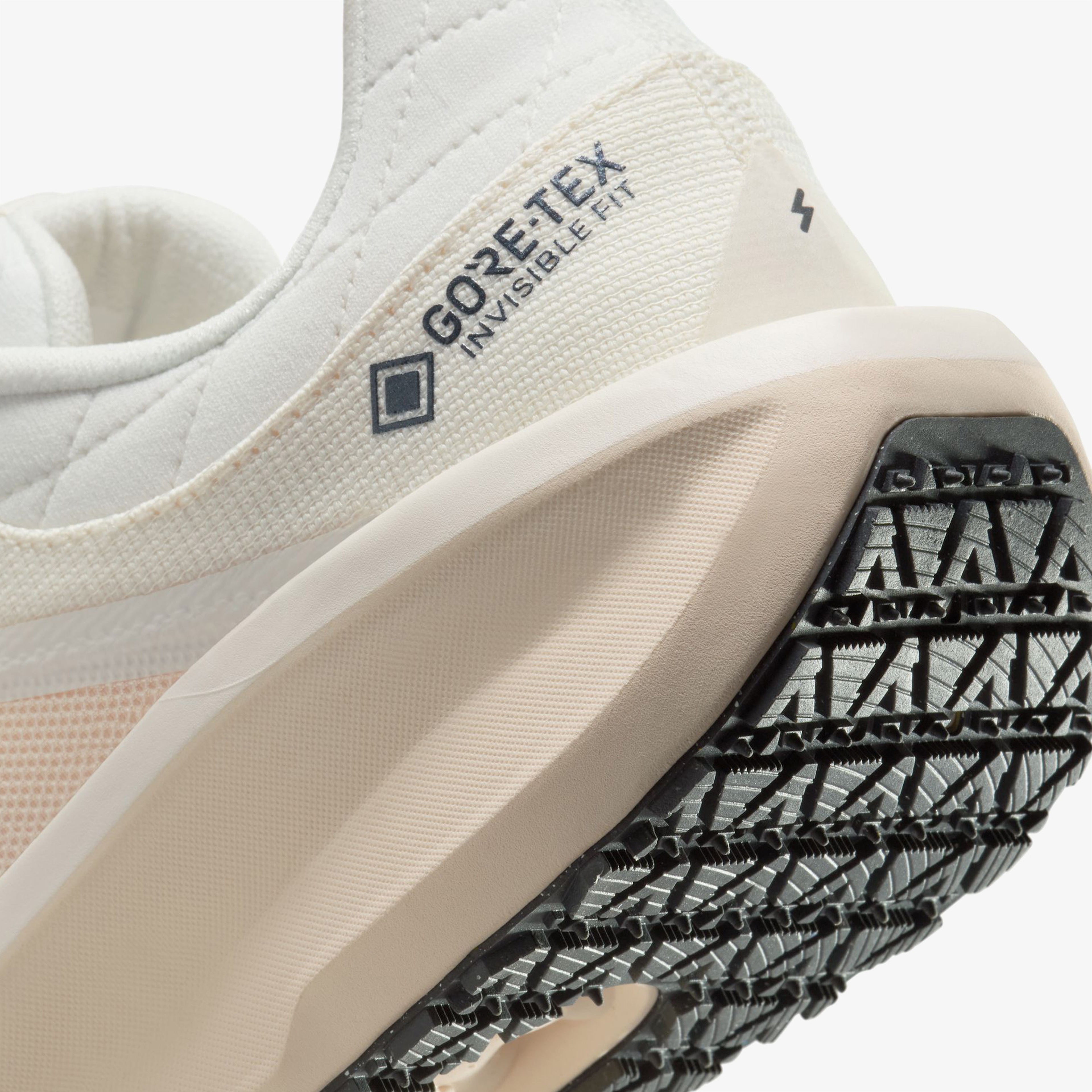 Nike Winflo 11 Gore-Tex Kadın Beyaz Koşu Ayakkabısı