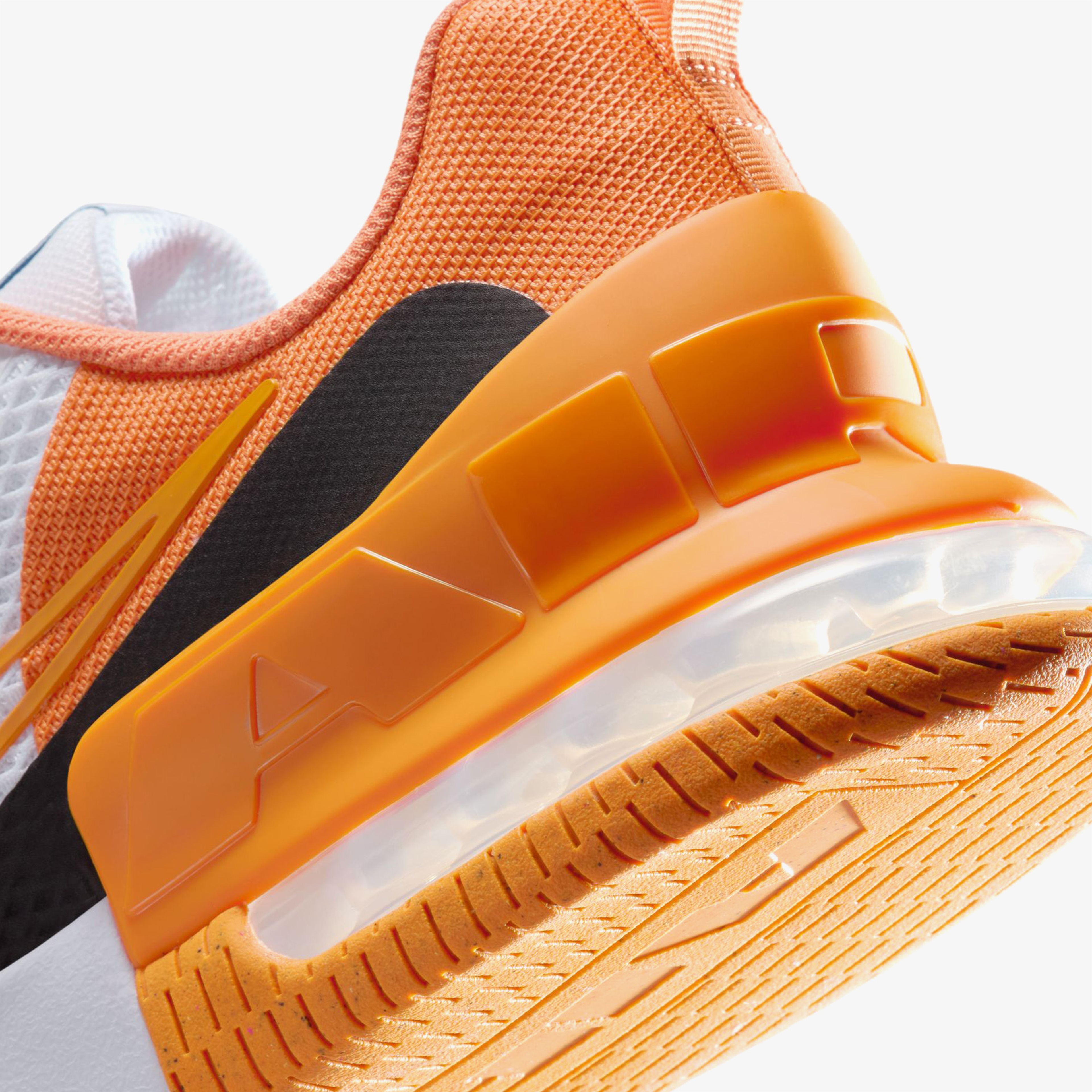 Nike Air Max Alpha Trainer 6 Erkek Beyaz Antrenman Ayakkabısı