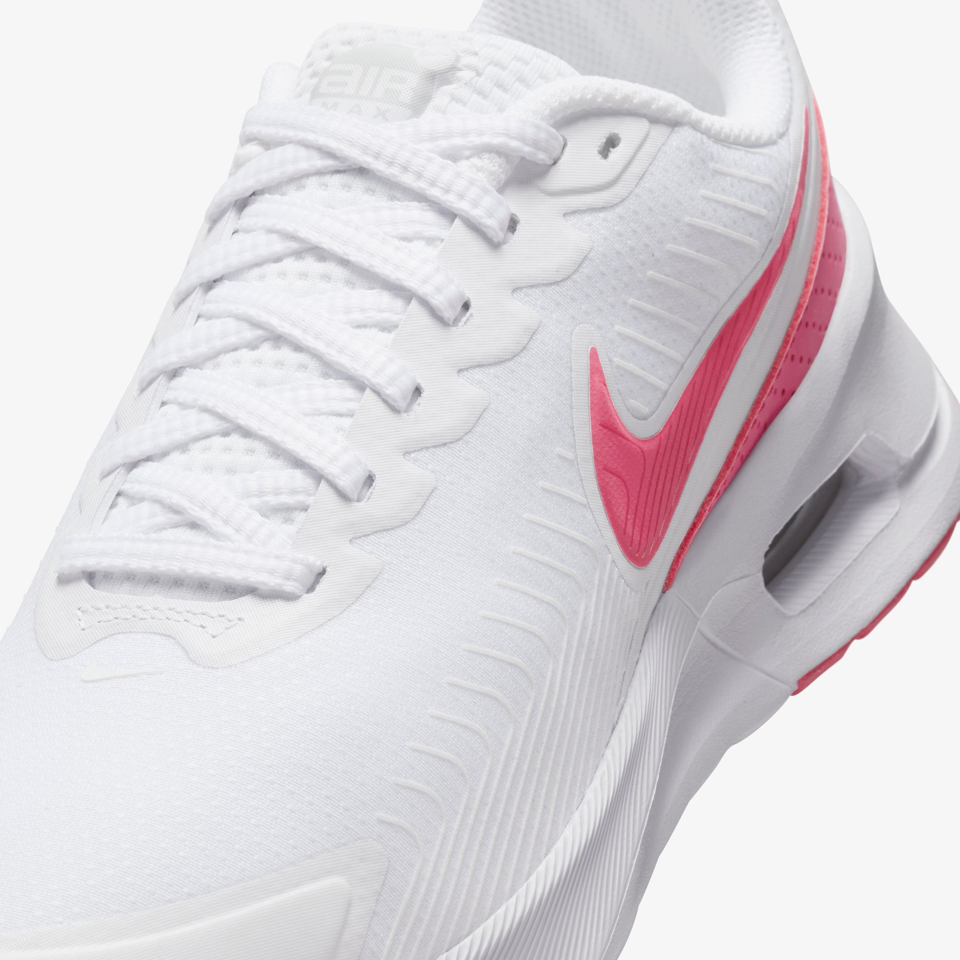 Nike Air Max Nuaxis Kadın Beyaz Günlük Sneaker