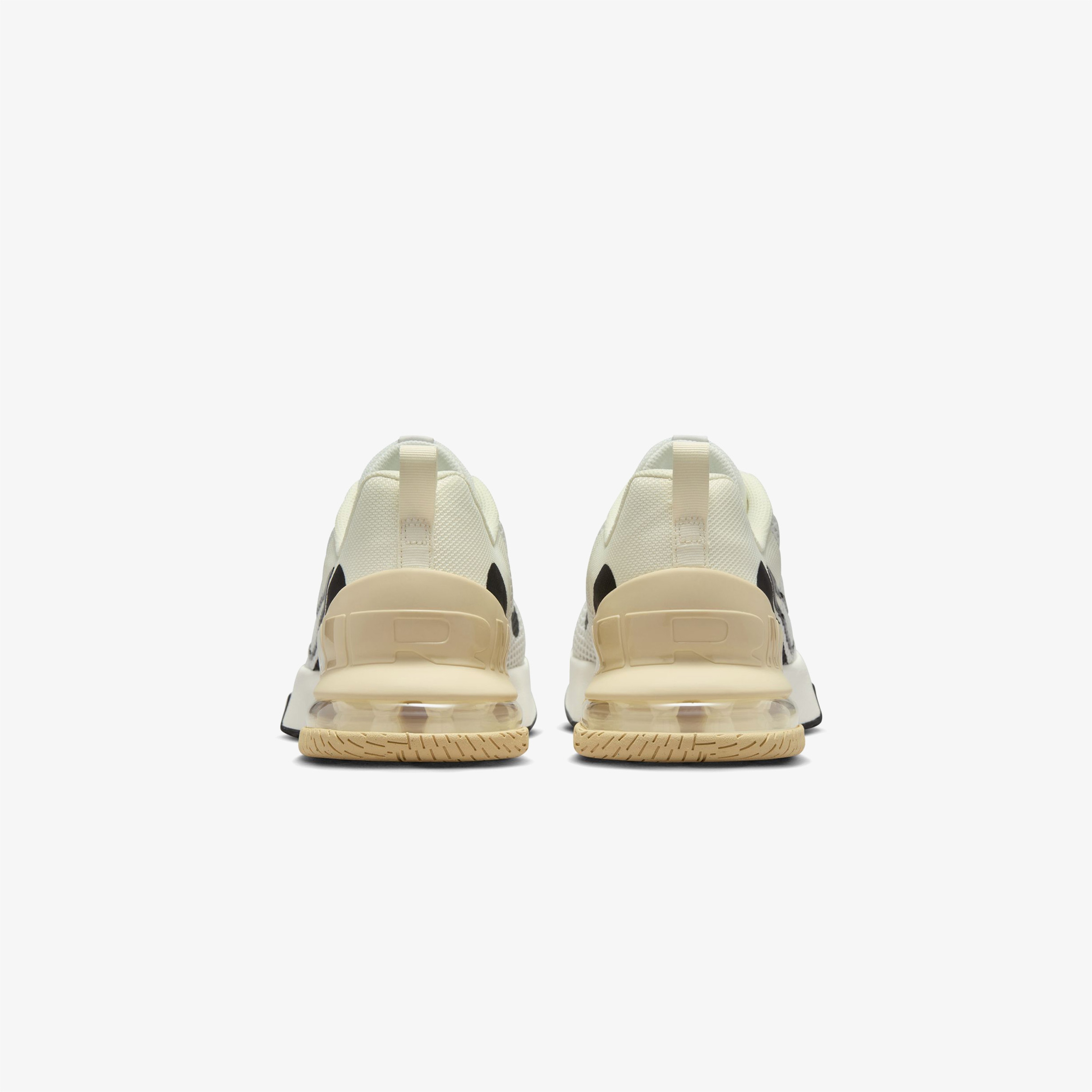 Nike Air Max Alpha Trainer 6 Erkek Beyaz Antrenman Ayakkabısı