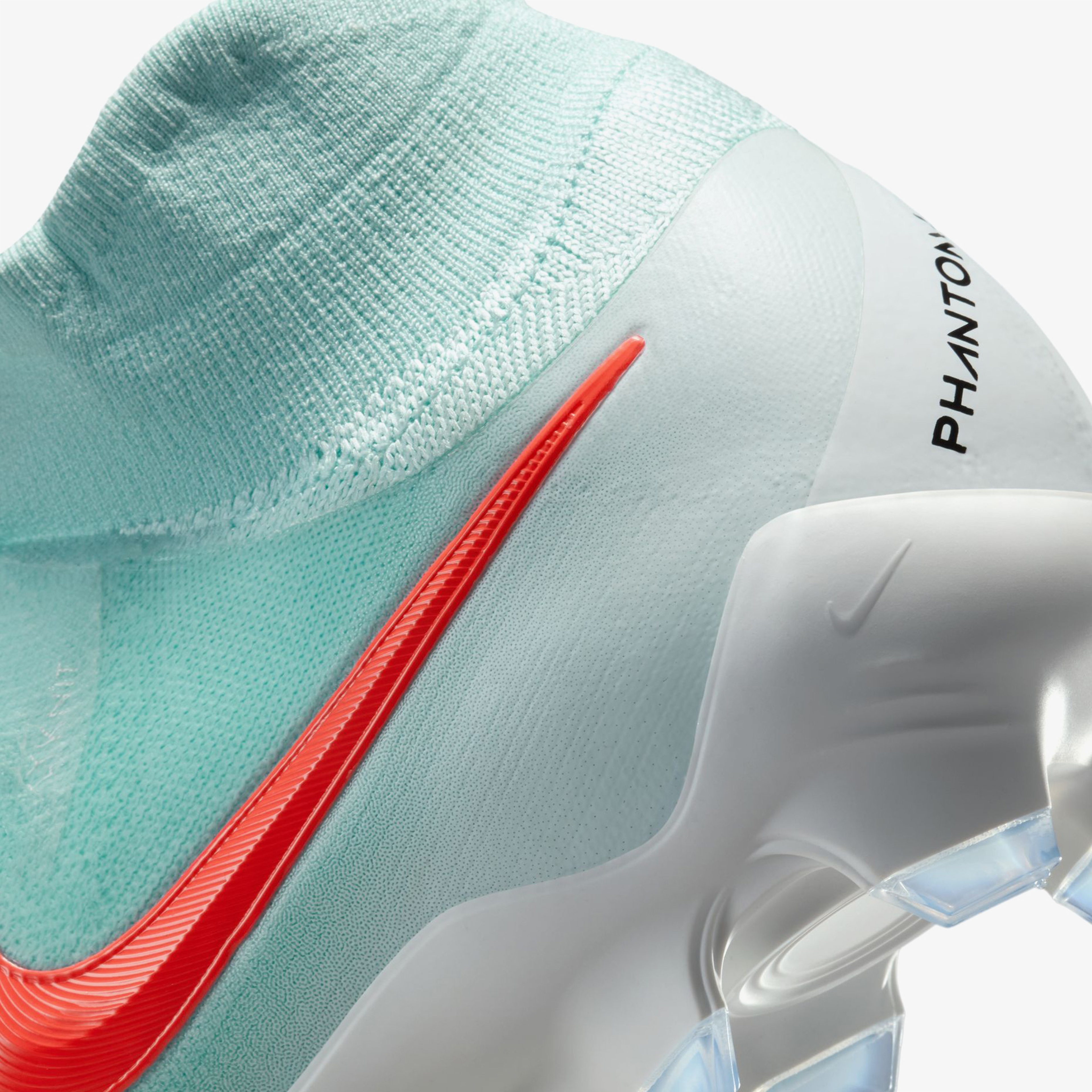 Nike Phantom Luna 2 Pro Erkek Yeşil Çim Saha Kramponu