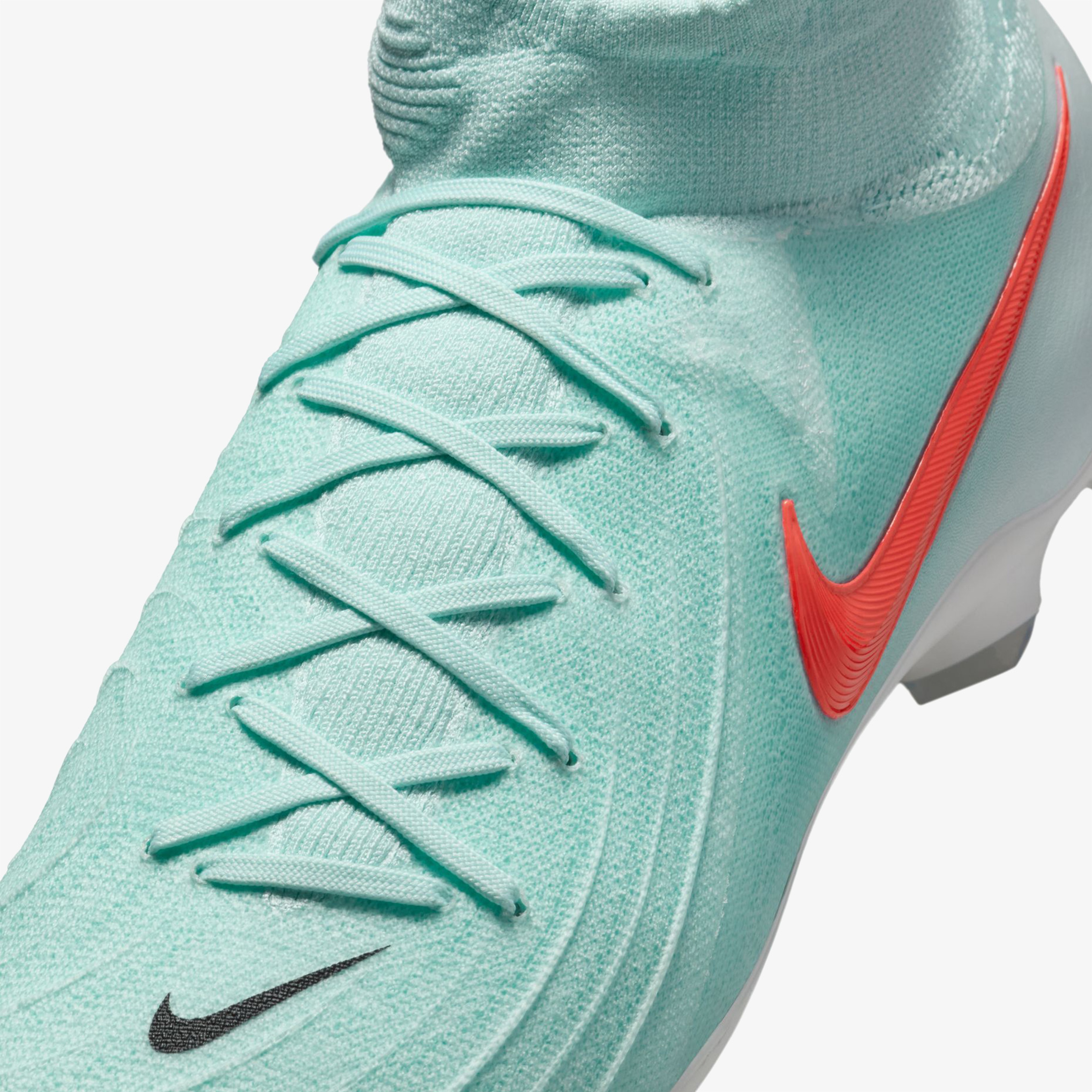 Nike Phantom Luna 2 Pro Erkek Yeşil Çim Saha Kramponu