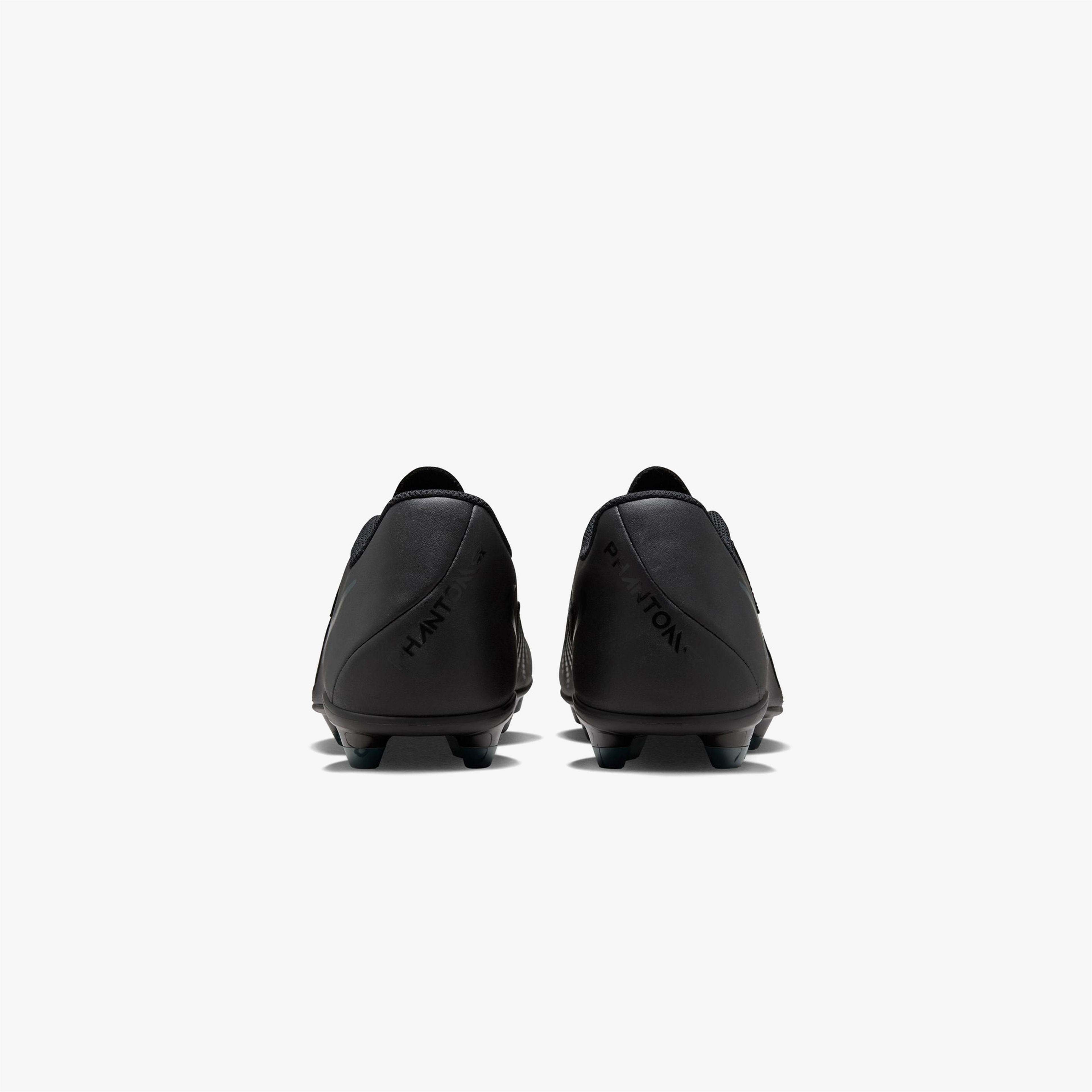 Nike Phantom GX II Club Erkek Siyah Çim Saha Kramponu