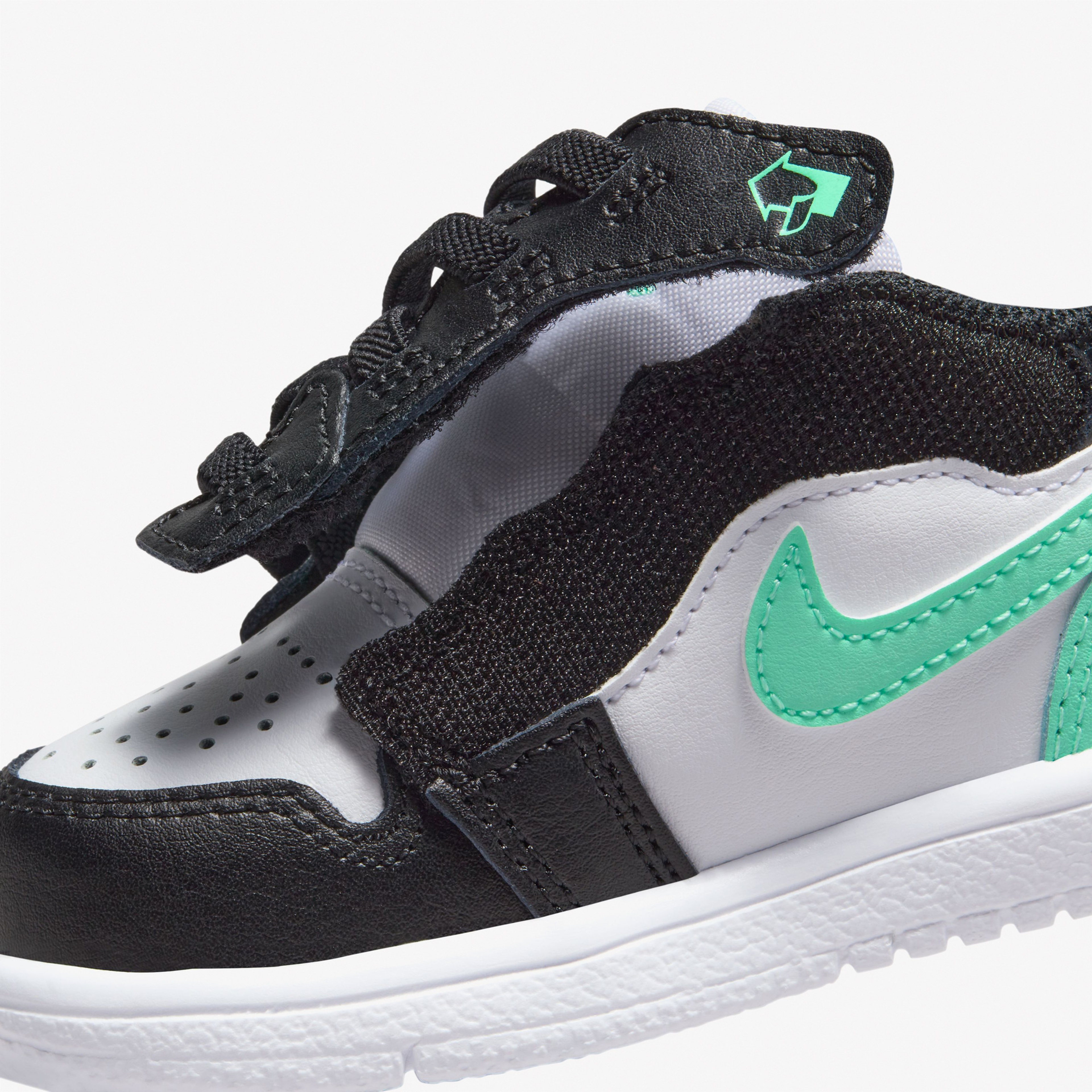 Jordan 1 Low Alt Çocuk Beyaz Spor Ayakkabı