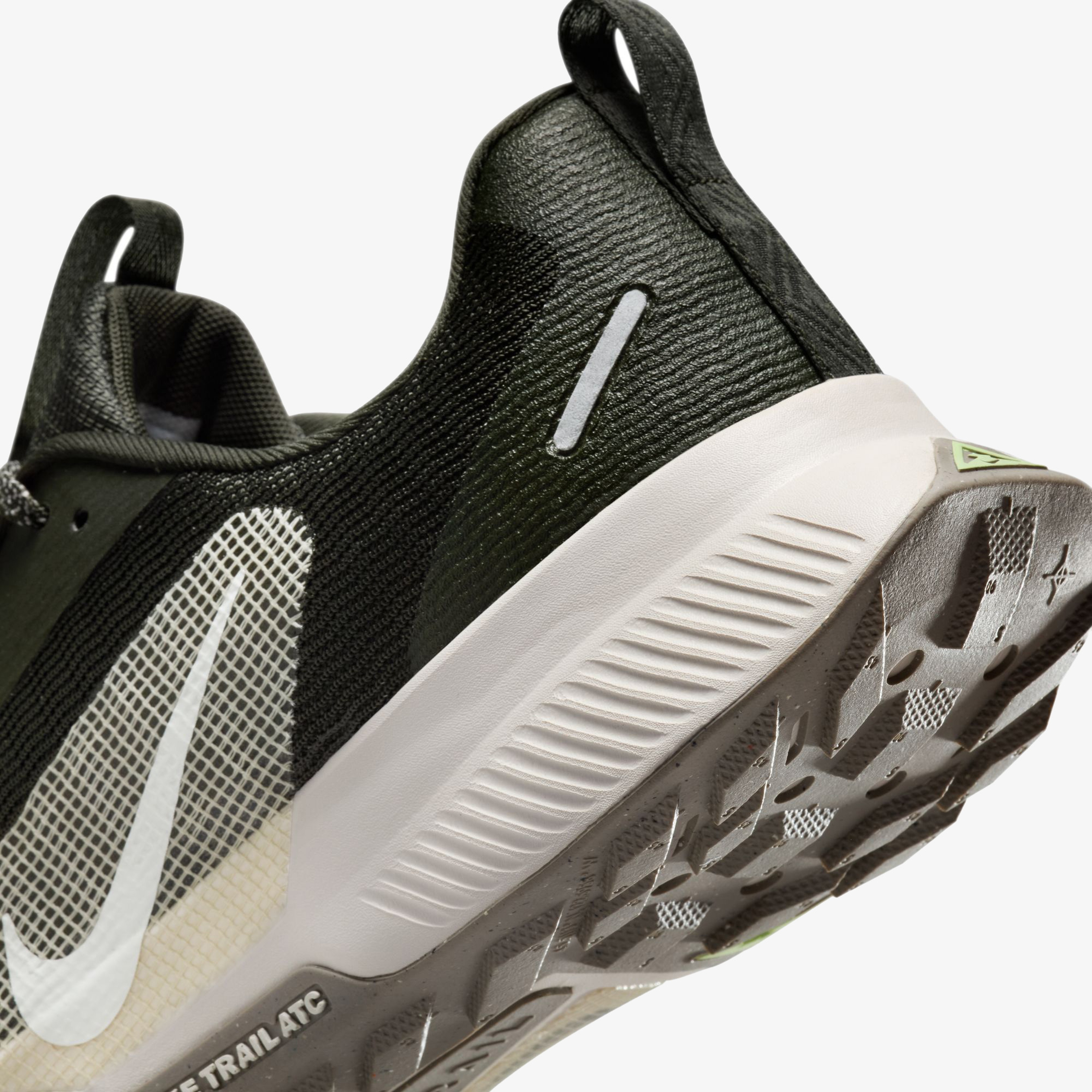 Nike Juniper Trail 3 Erkek Yeşil Koşu Ayakkabısı