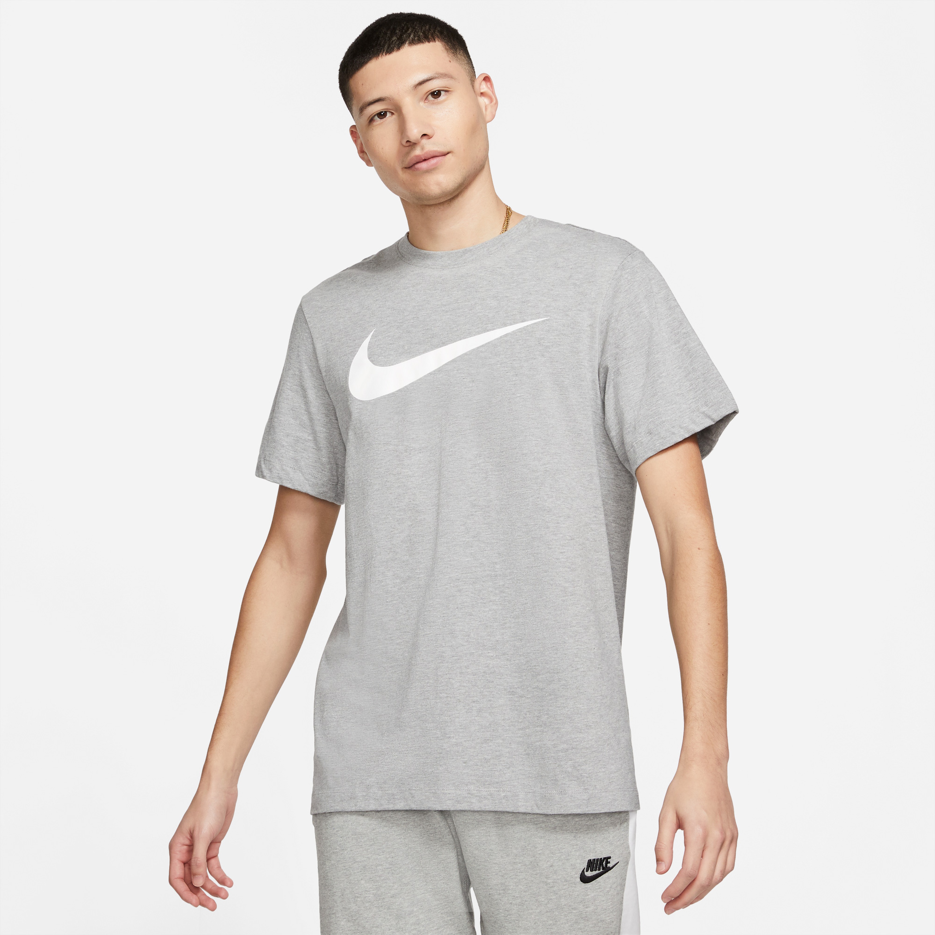 Nike Sportswear Swoosh Erkek Gri T-Shirt