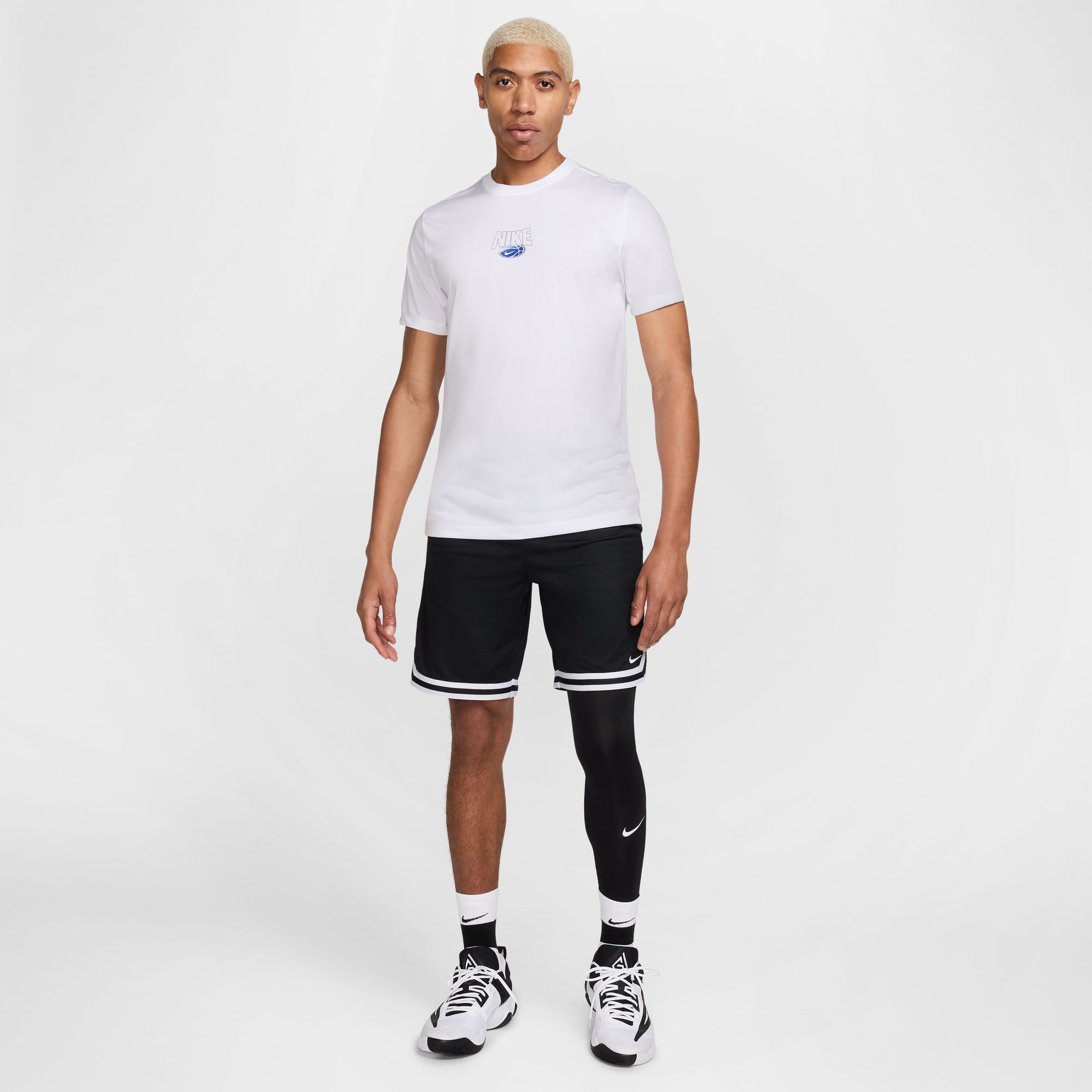 Nike Sportswear Erkek Beyaz T-Shirt