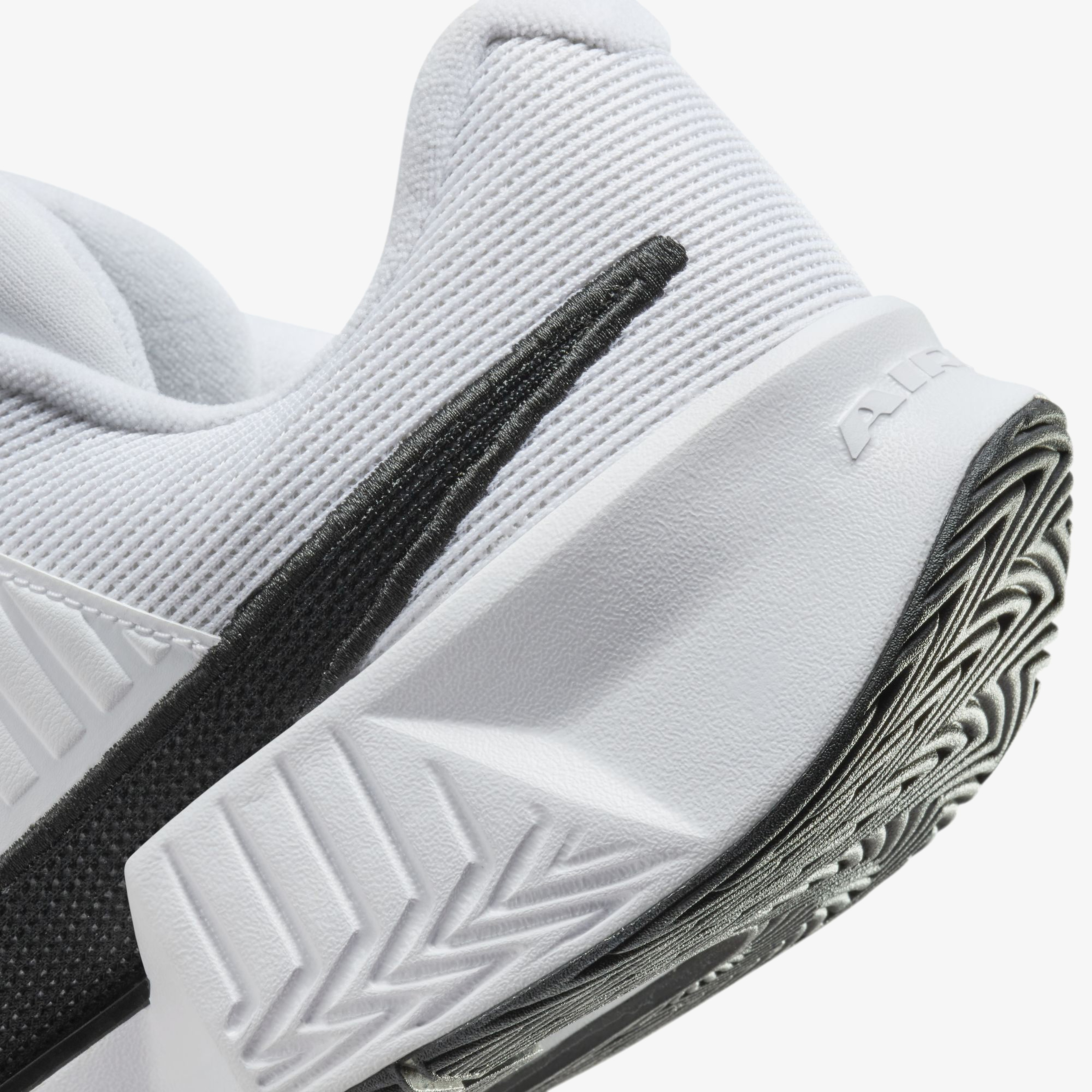 Nike GP Challenge Pro Erkek Beyaz Tenis Ayakkabısı