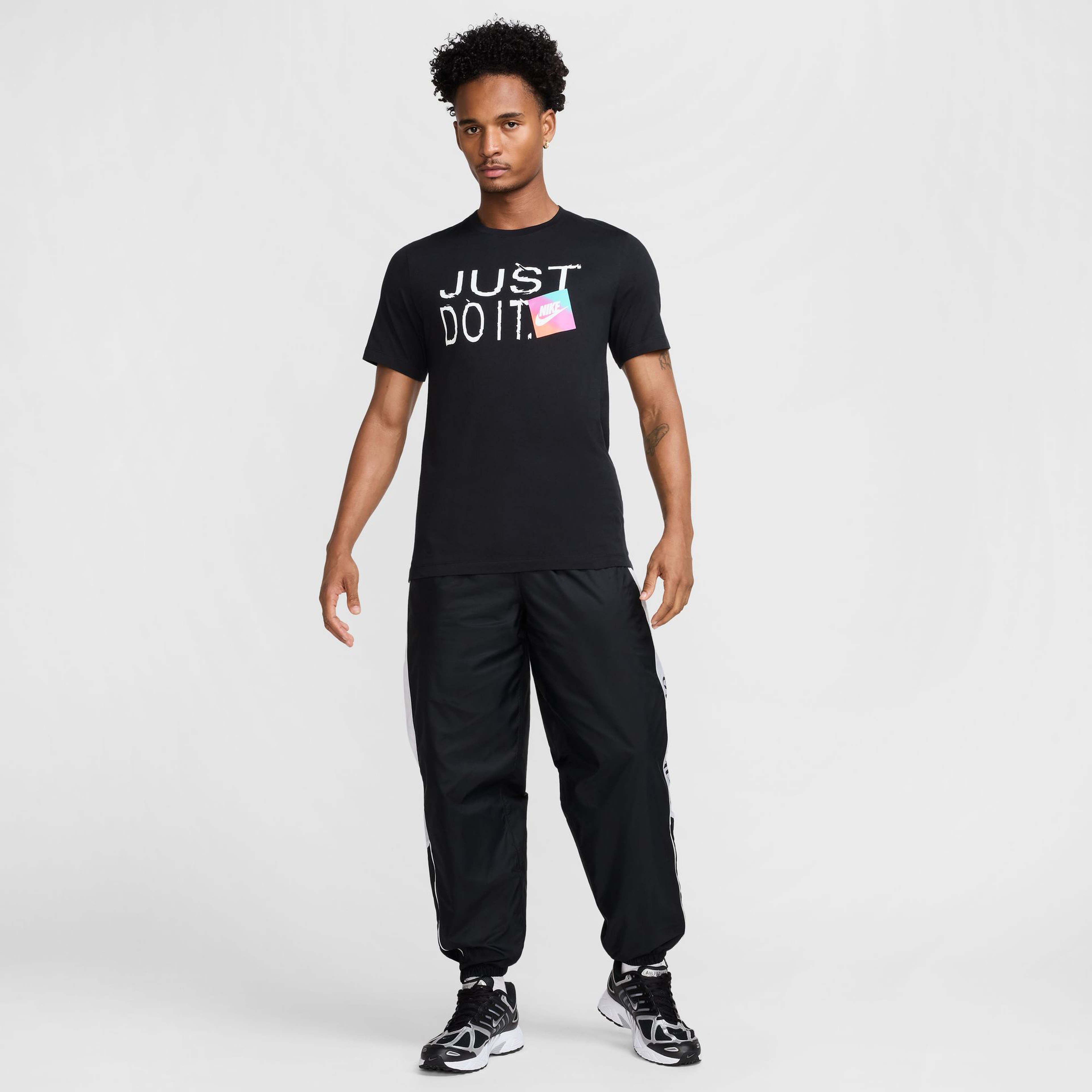 Nike Sportswear Erkek Siyah T-Shirt