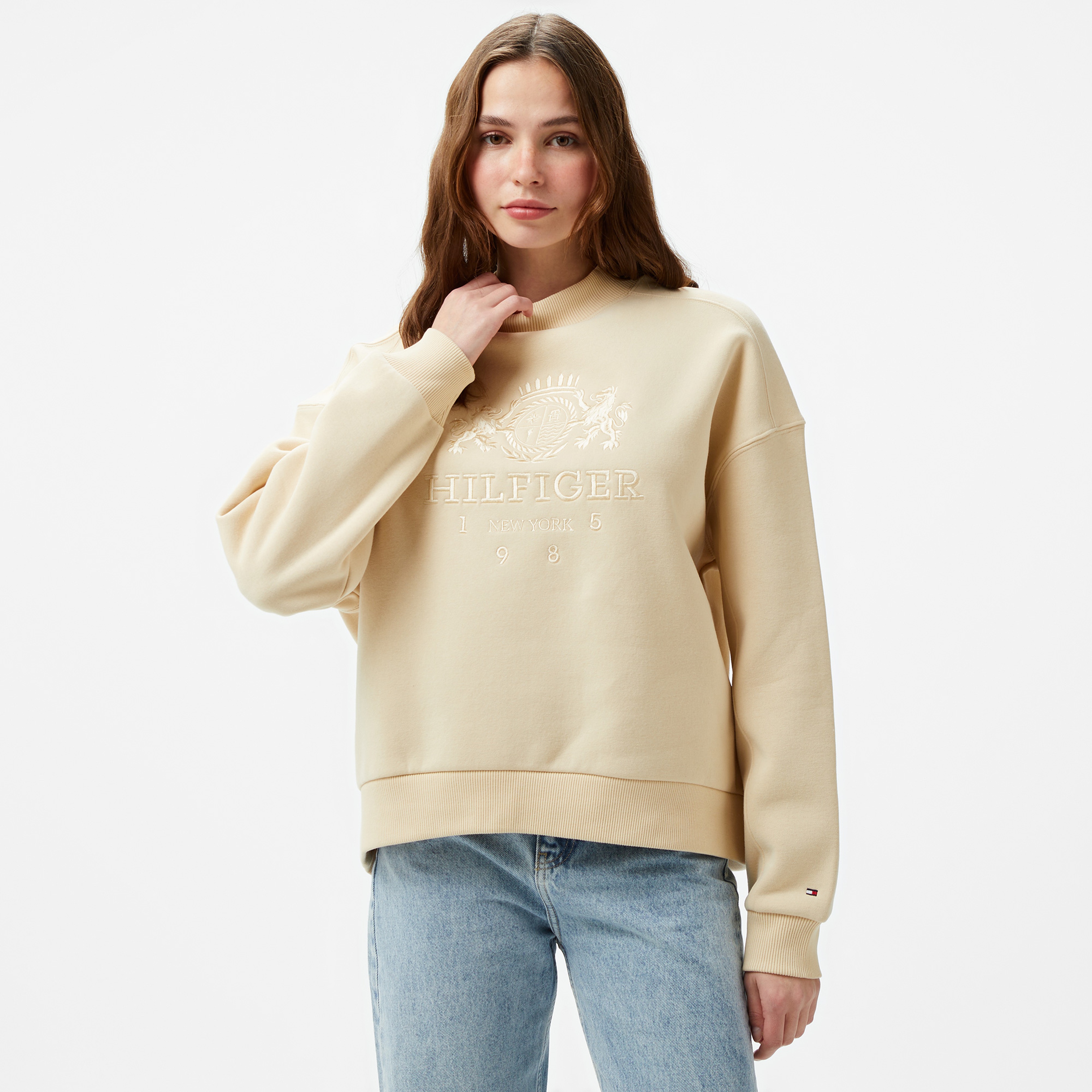 Tommy Hilfiger Varsity Crest Kadın Bej Sweatshirt