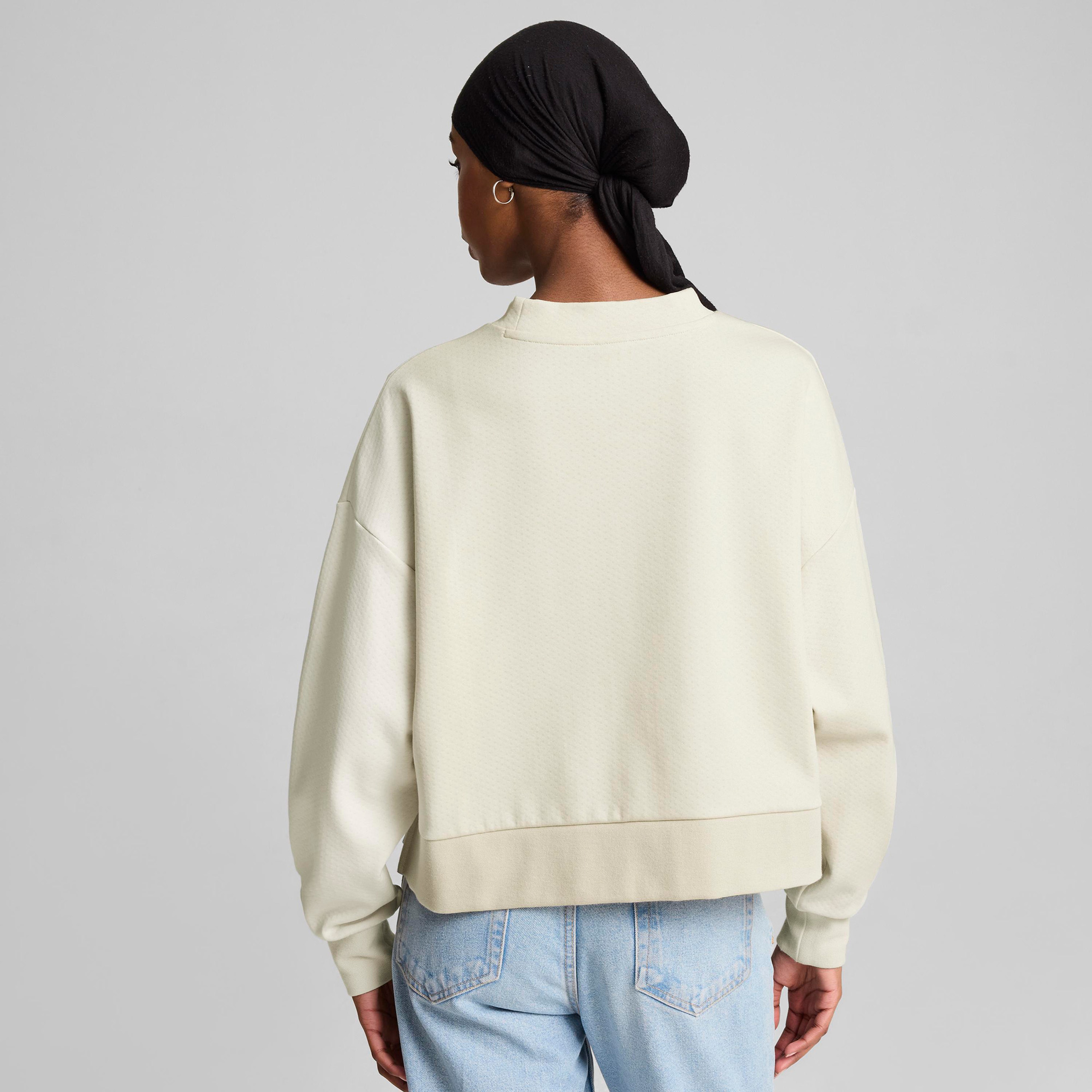 Puma Classics Oversized Crew Kadın Beyaz Sweatshirt