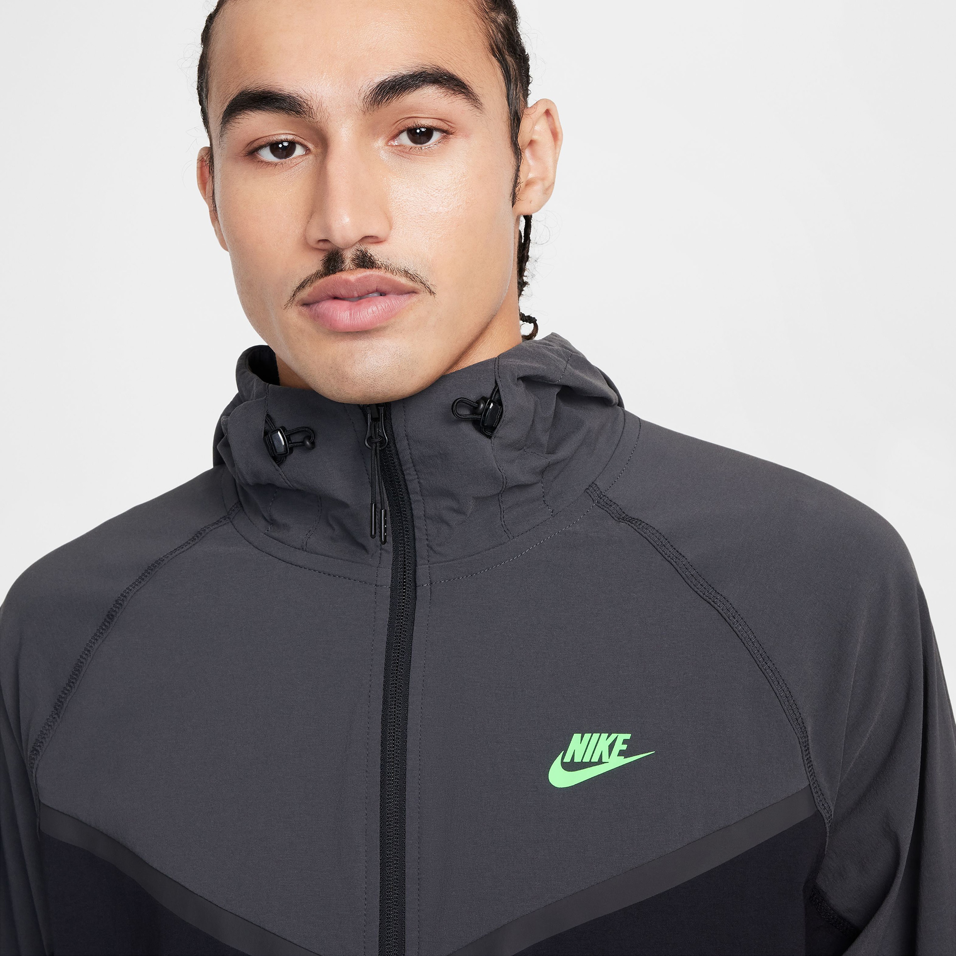 Nike Tech Dokuma Erkek Siyah Ceket