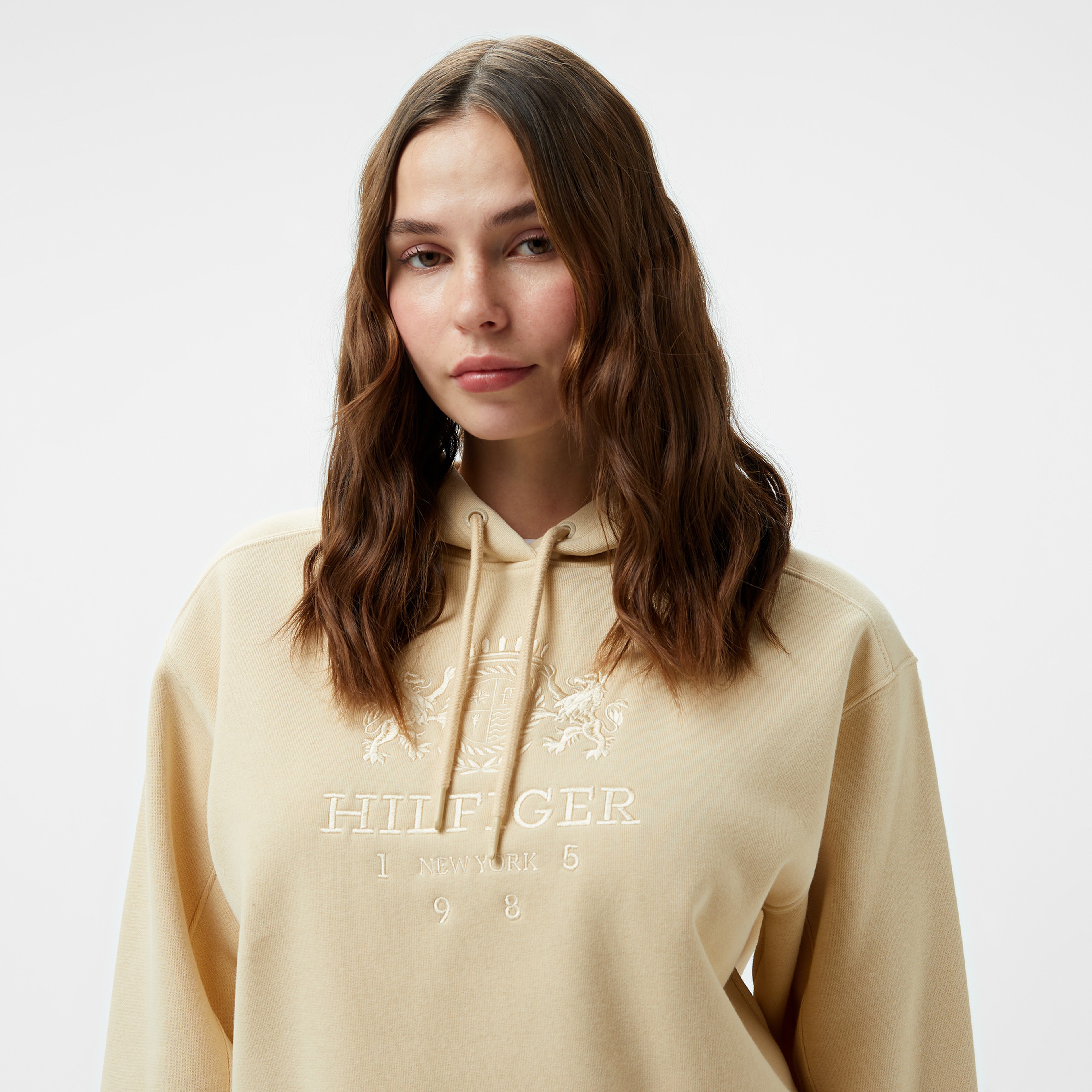 Tommy Hilfiger Varsity Crest Kadın Bej Hoodie