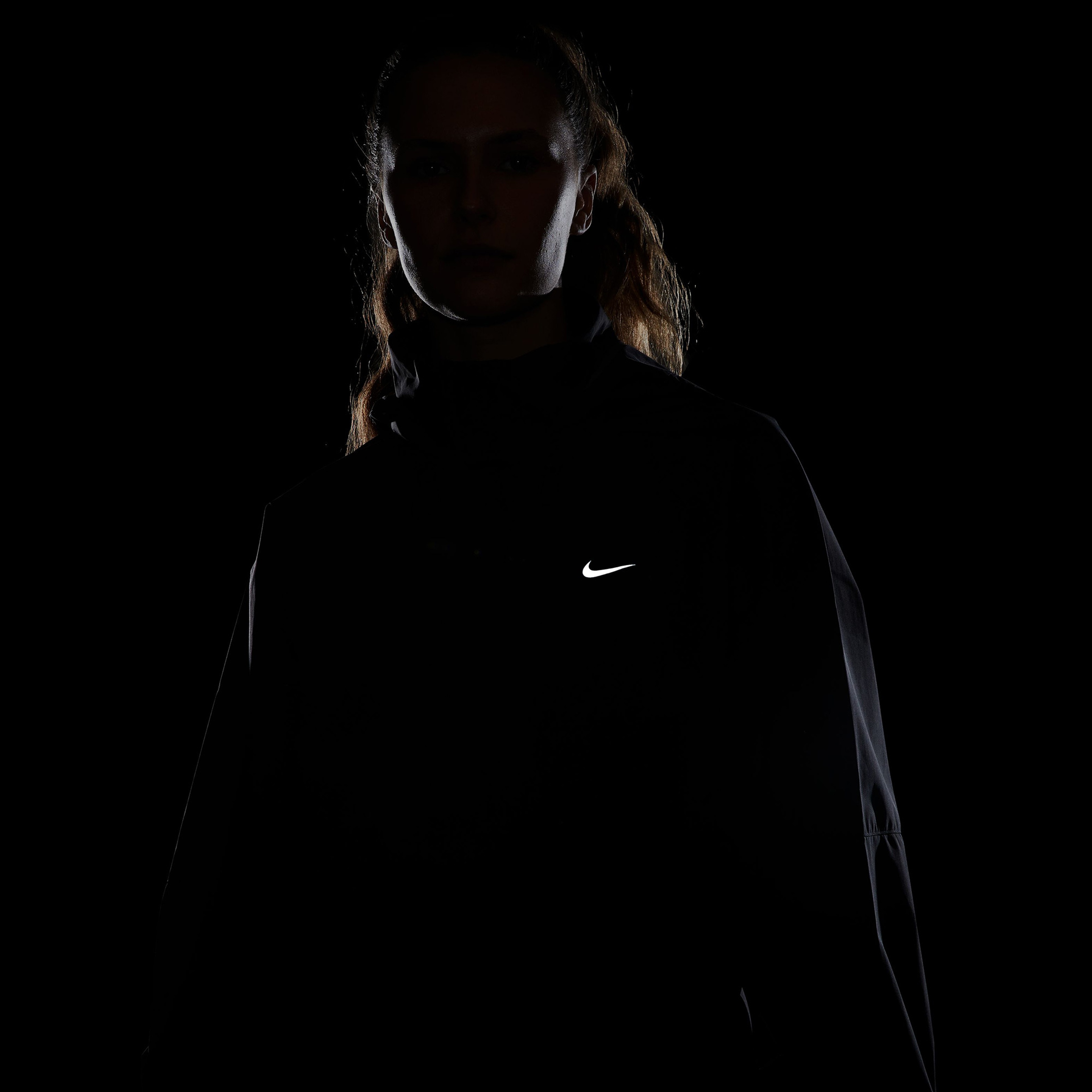 Nike Storm-FIT Swift Kadın Siyah Ceket