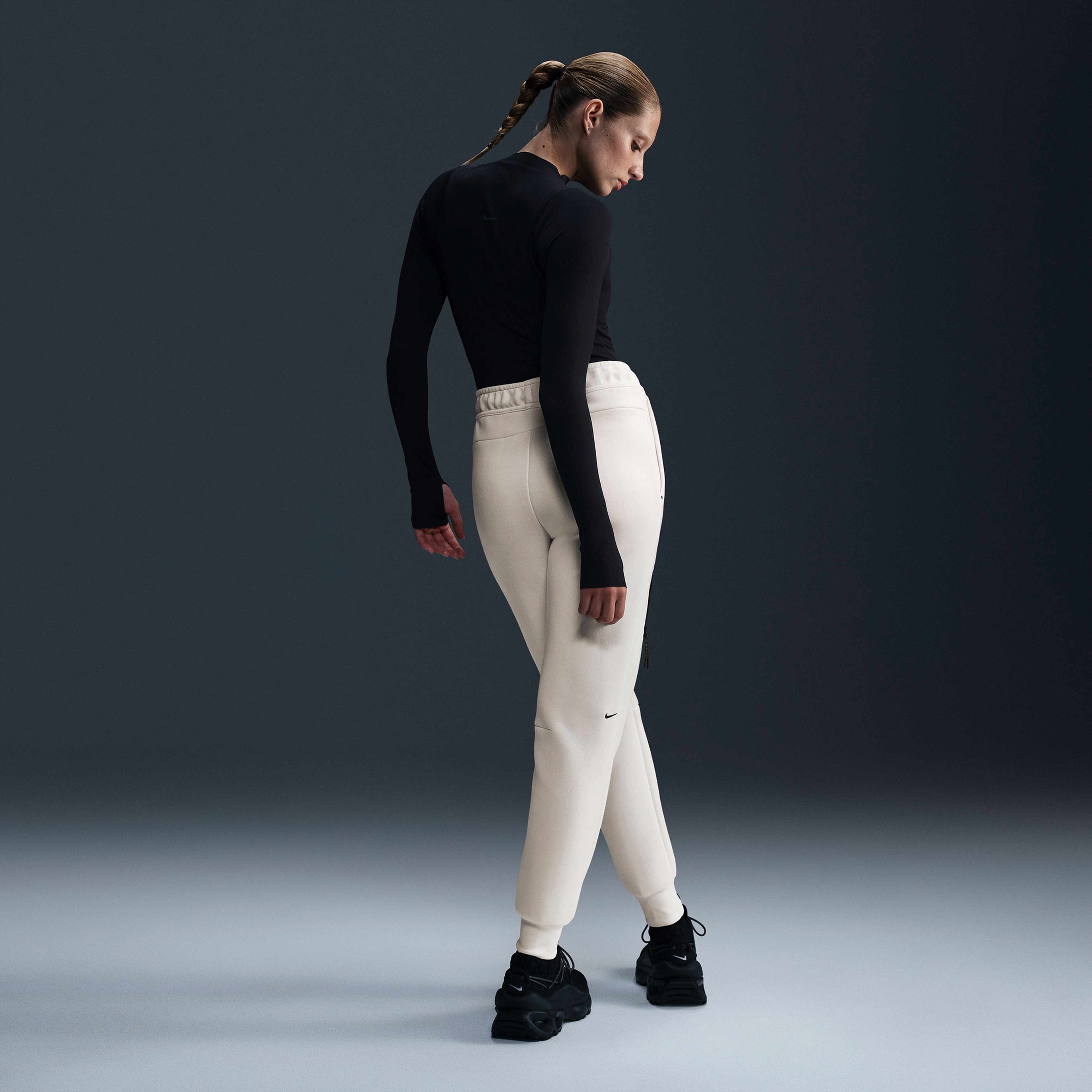 Nike Sportswear Tech Fleece Kadın Bej Eşofman Altı