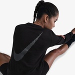 Nike One Kadın Siyah Antrenman T-Shirt