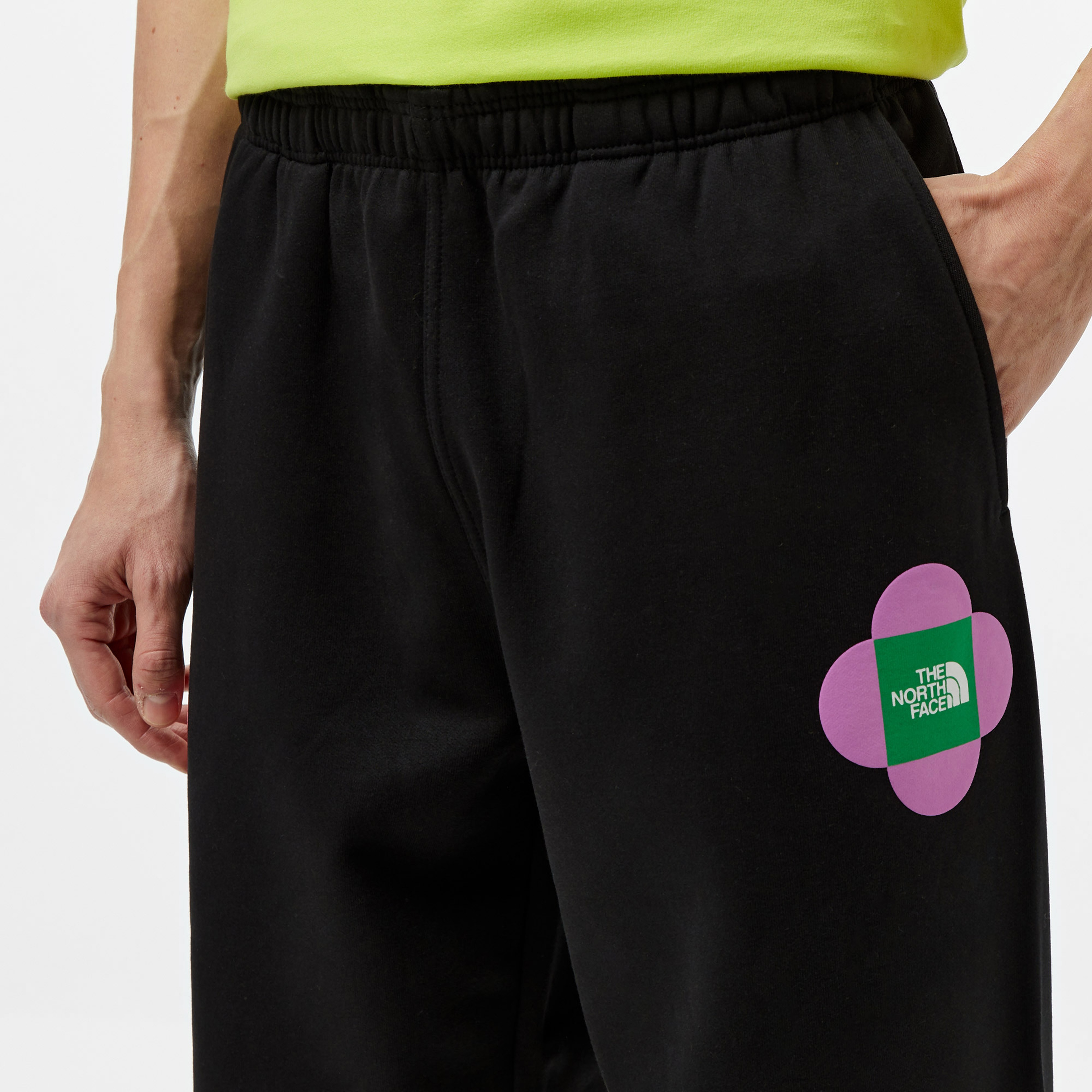 The North Face Yinka Ilori Lets Blosso Together Erkek Siyah Pantolon