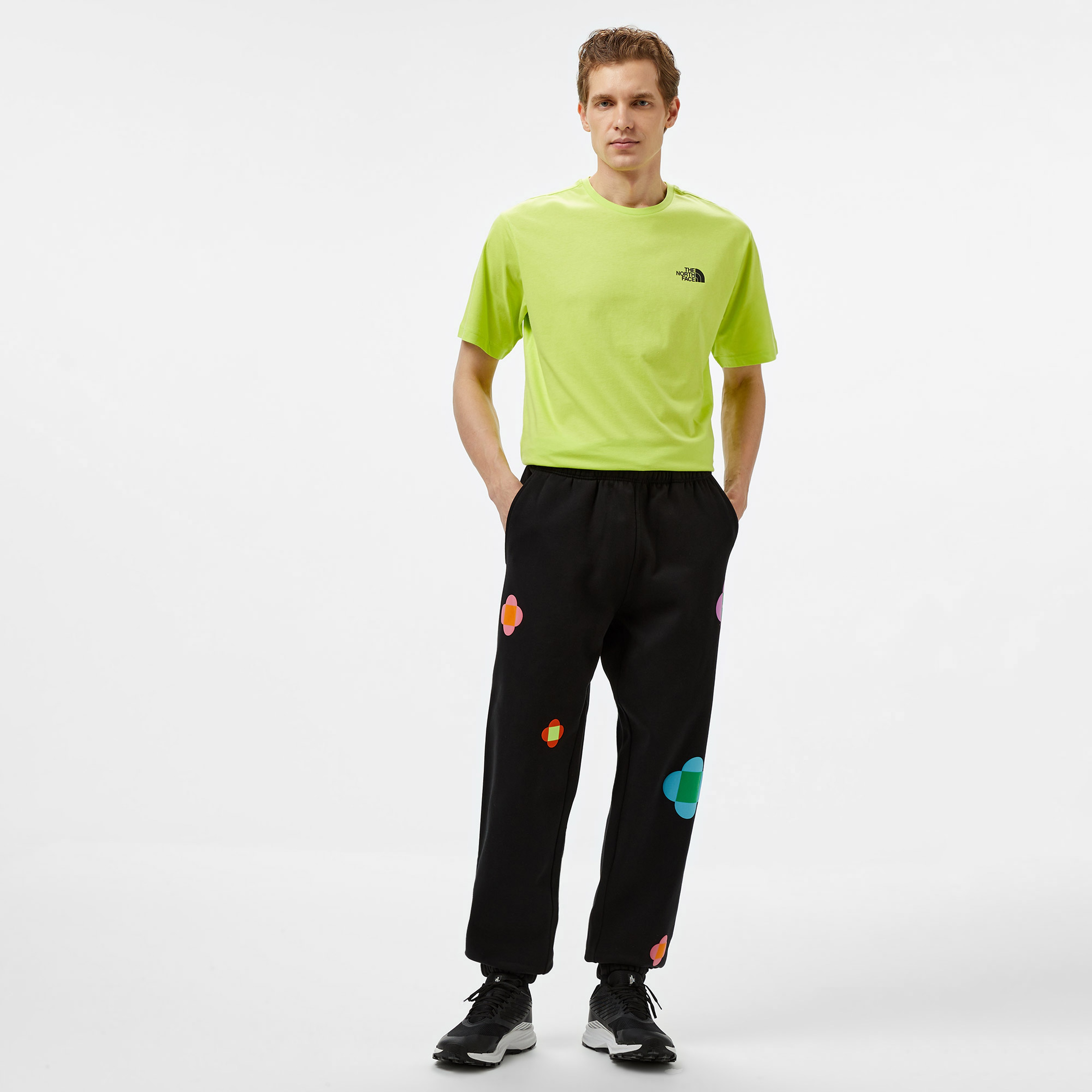 The North Face Yinka Ilori Lets Blosso Together Erkek Siyah Pantolon