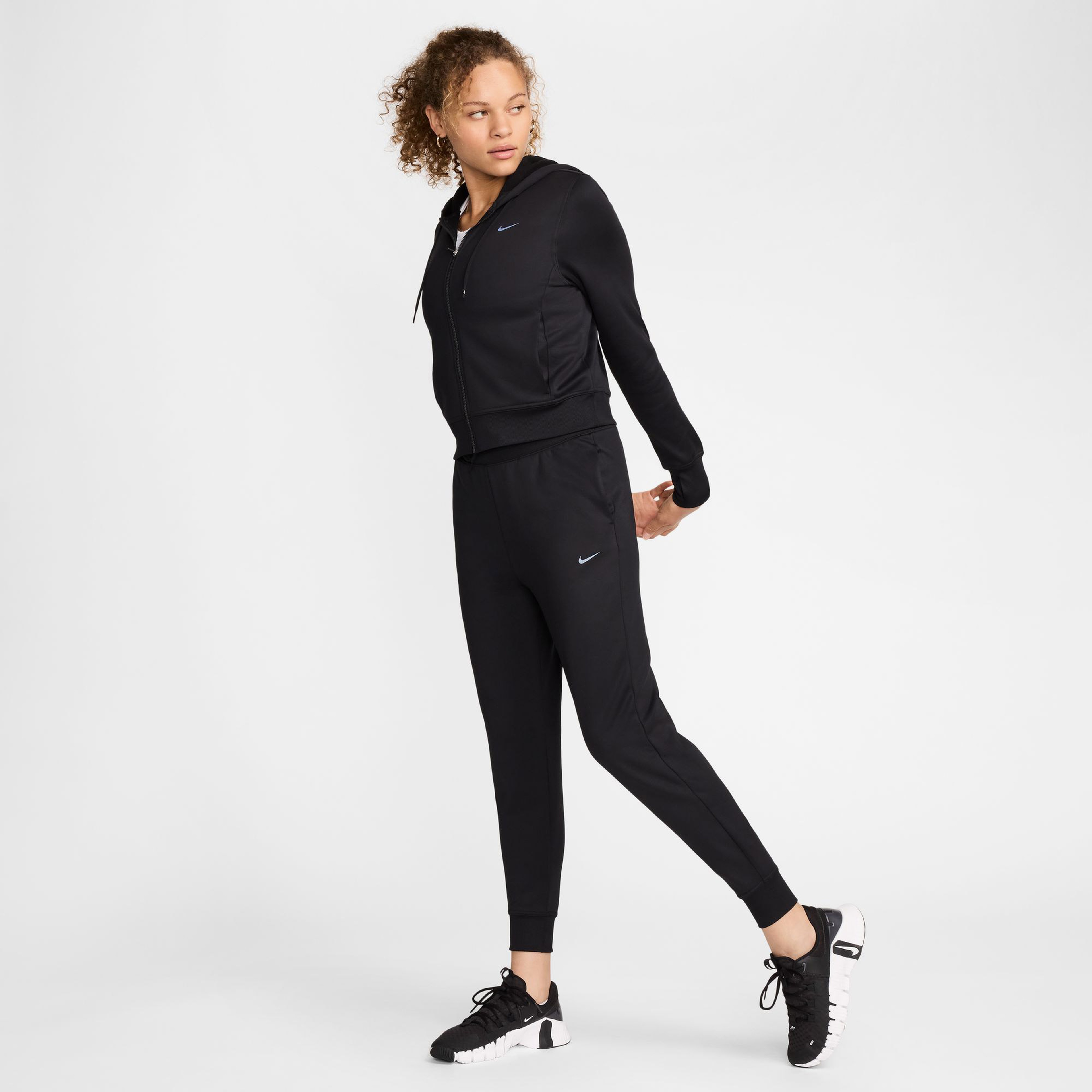 Nike Therma Fit One Kadın Siyah Günlük Sweatshirt