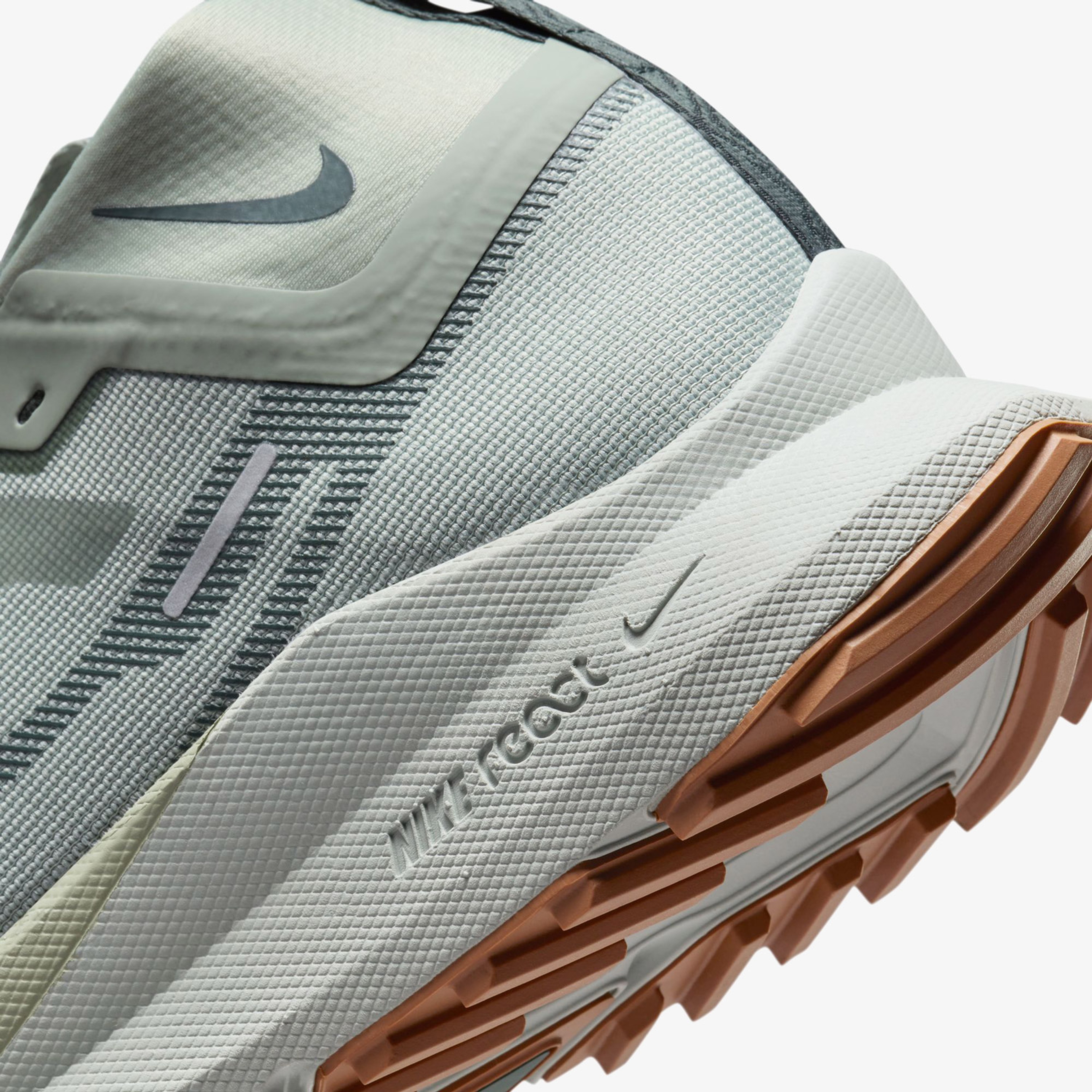 Nike Pegasus Trail 4 Gore-Tex Erkek Yeşil Koşu Ayakkabısı
