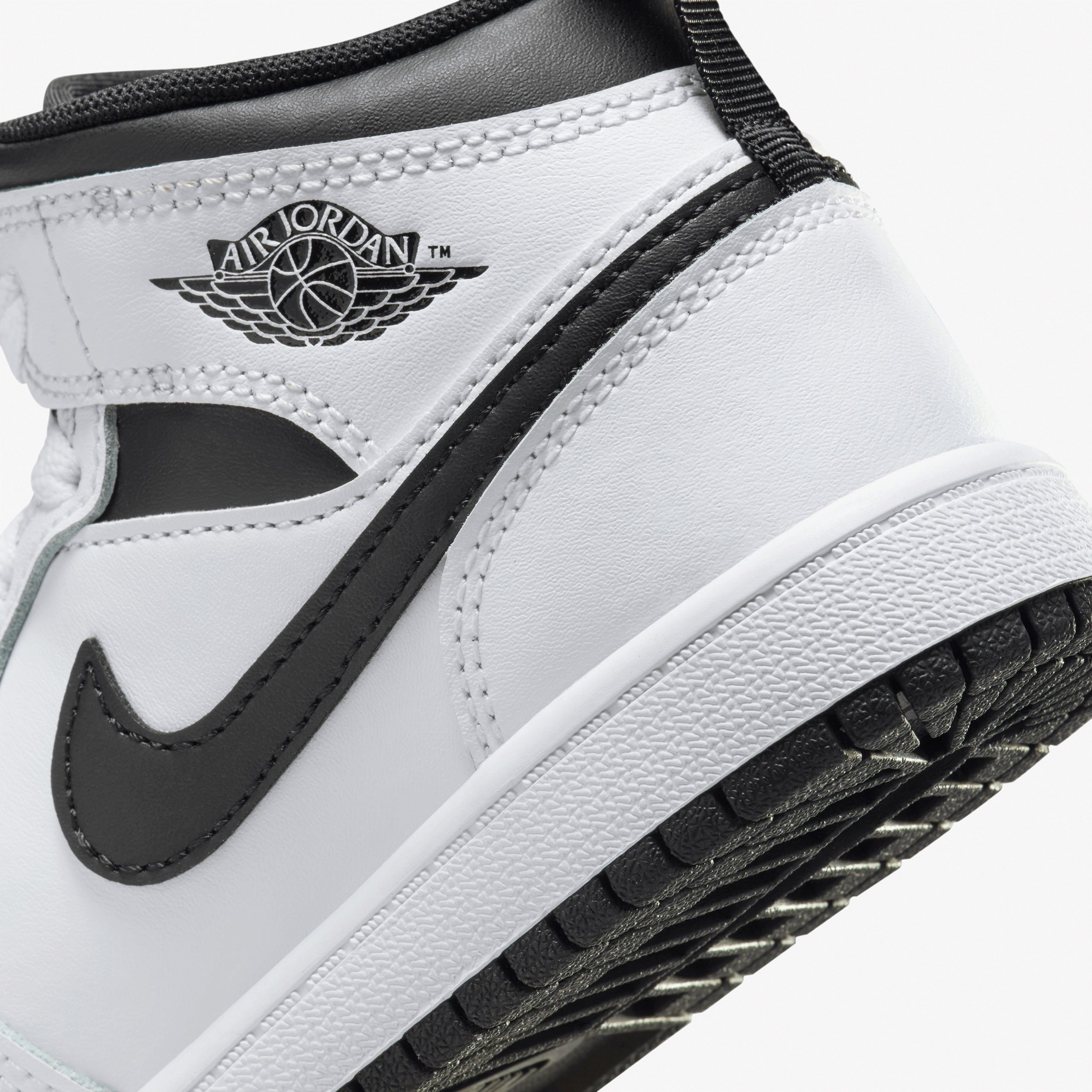 Jordan 1 Mid Çocuk Beyaz Spor Ayakkabı
