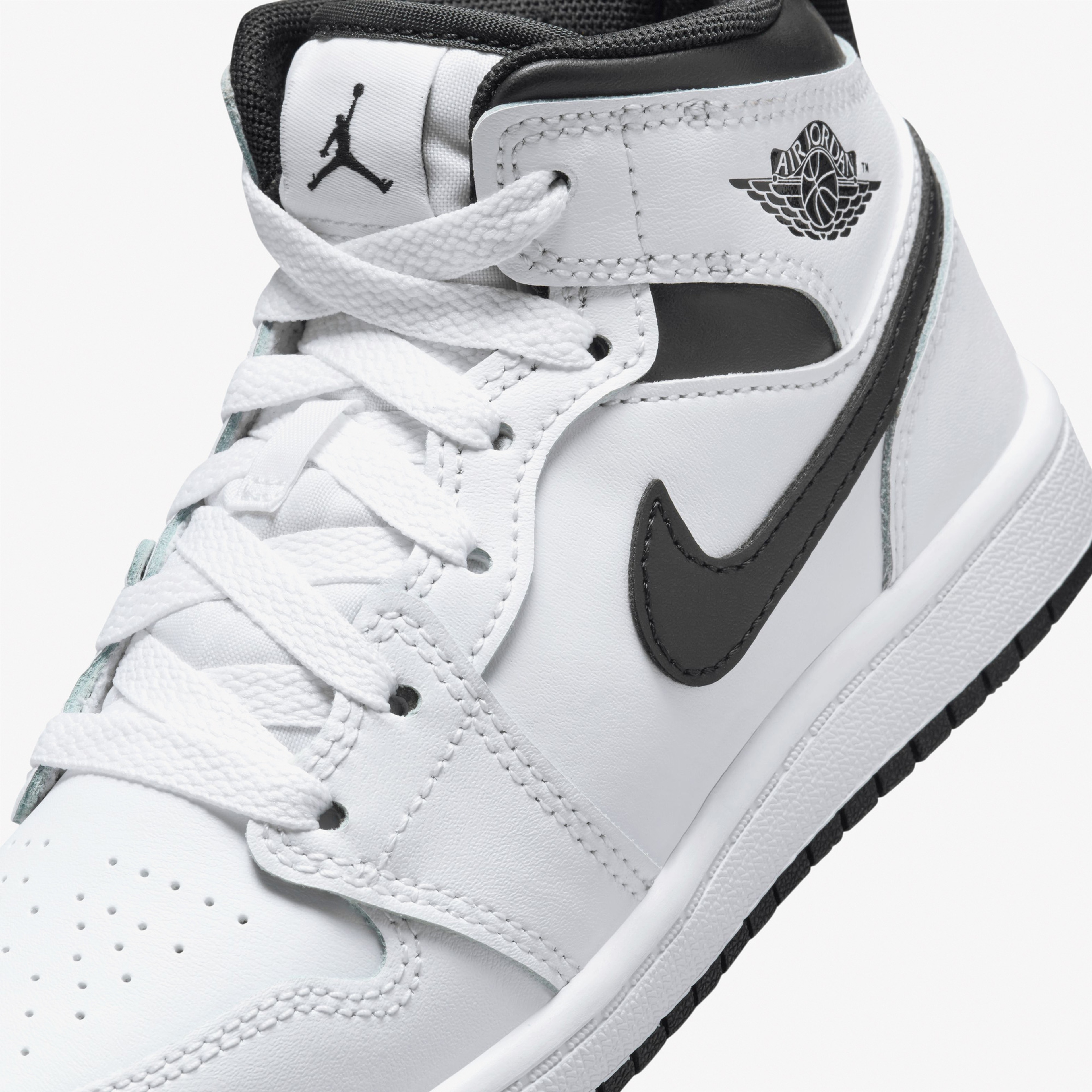 Jordan 1 Mid Çocuk Beyaz Spor Ayakkabı