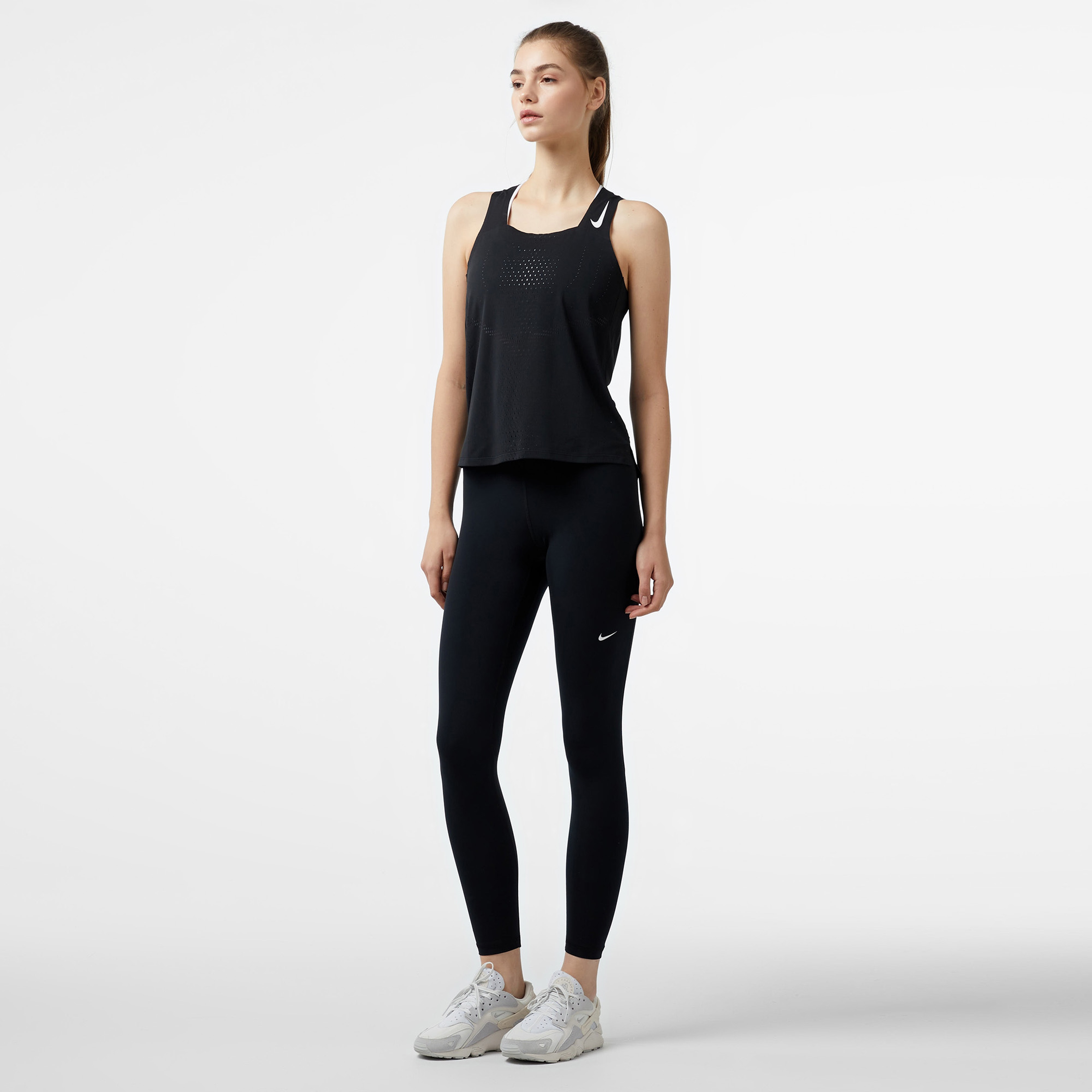 Nike Dri-Fit Adventure Aeroswoft Singlet Kadın Siyah Kolsuz T-Shirt