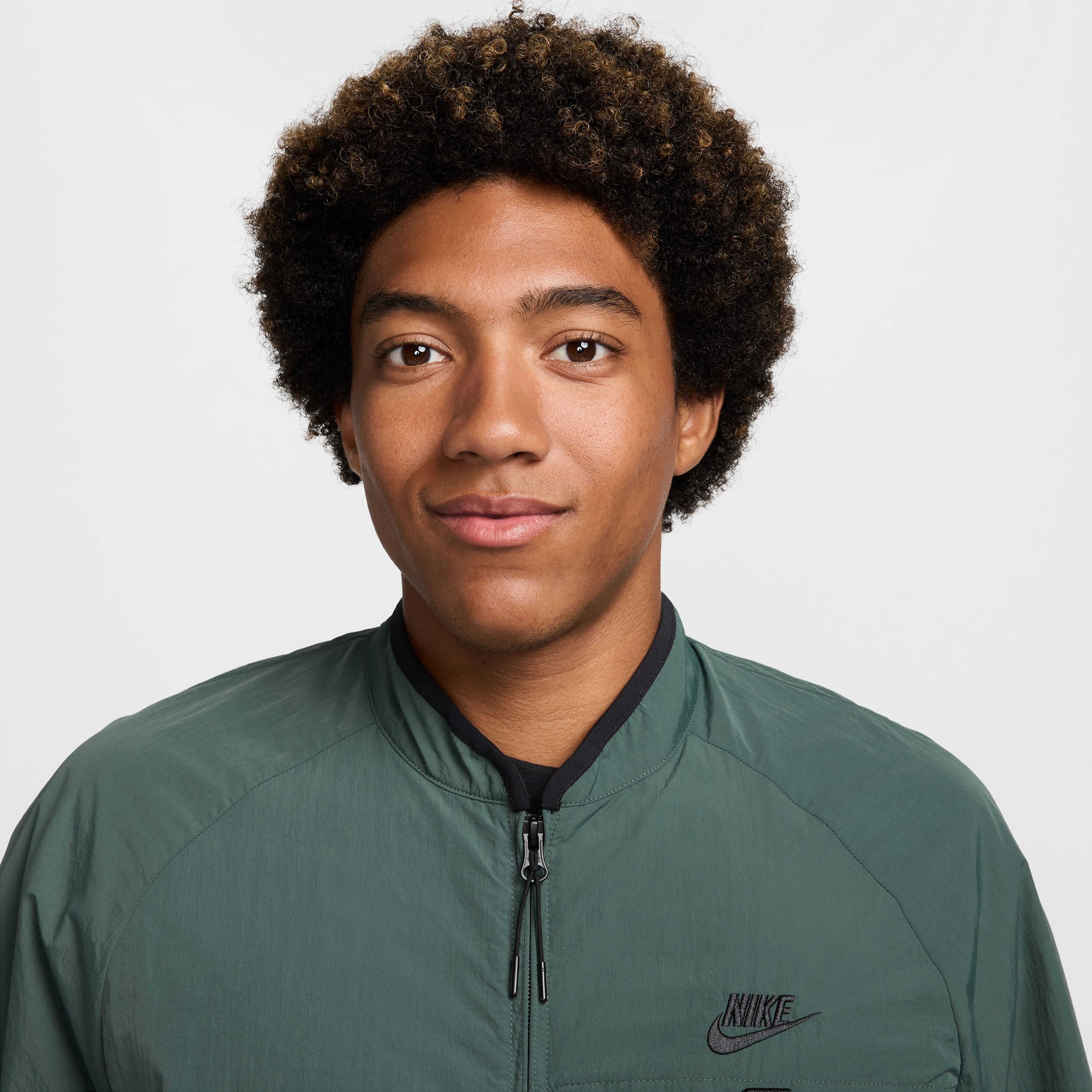 Nike Tech Woven Erkek Yeşil Ceket