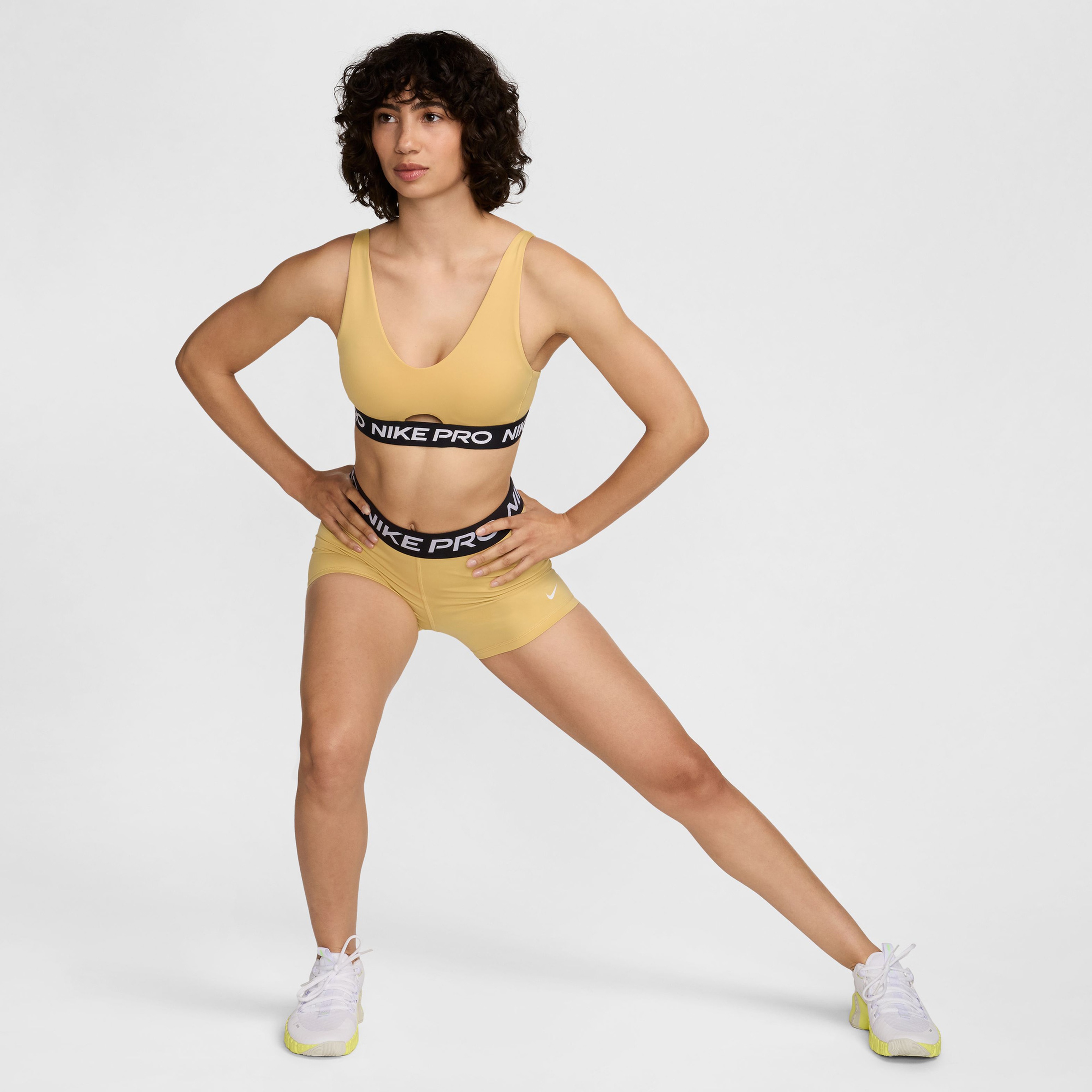 Nike Pro Indy Plunge Kadın Sarı Bra