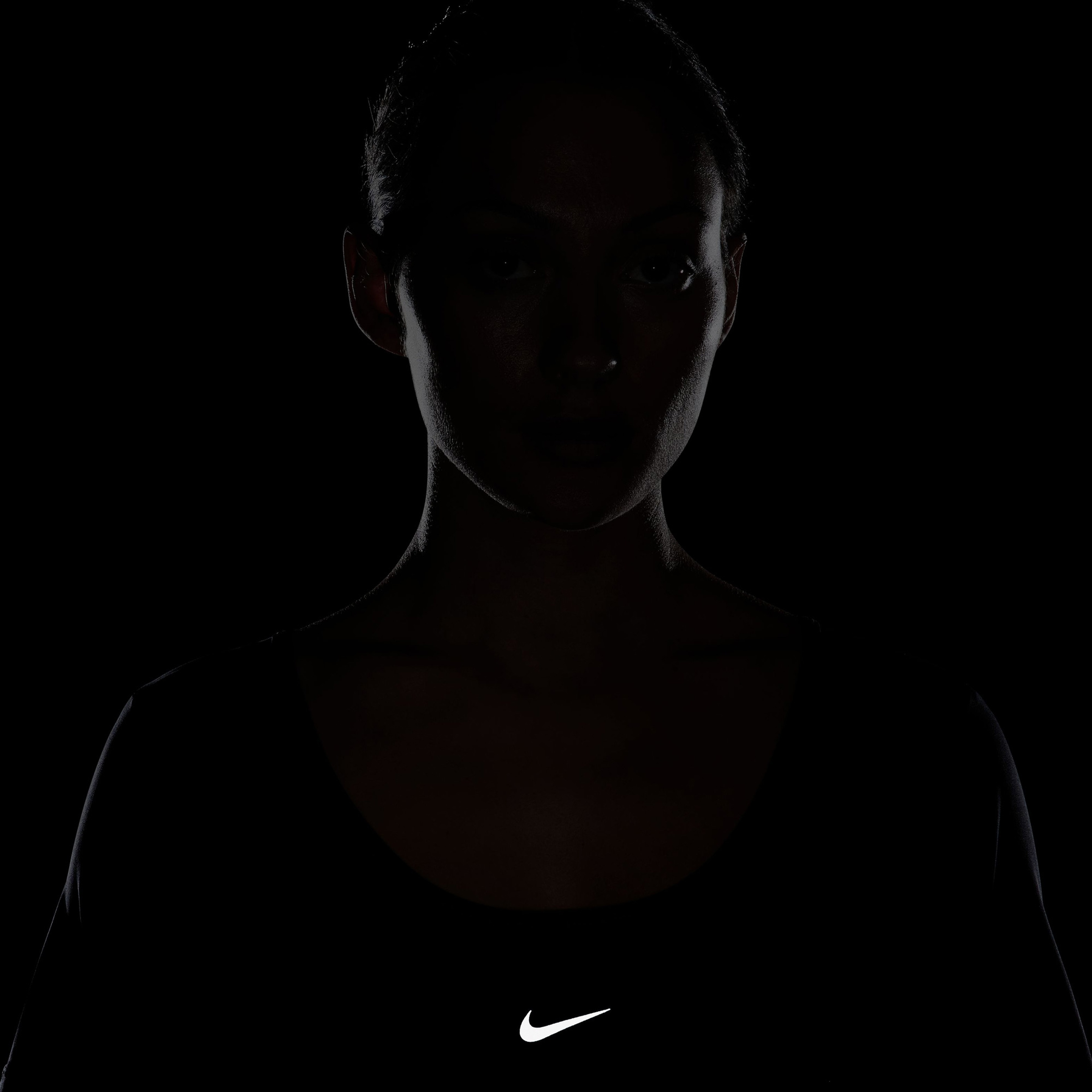 Nike One Classic Kadın Siyah Kısa Kollu T-Shirt