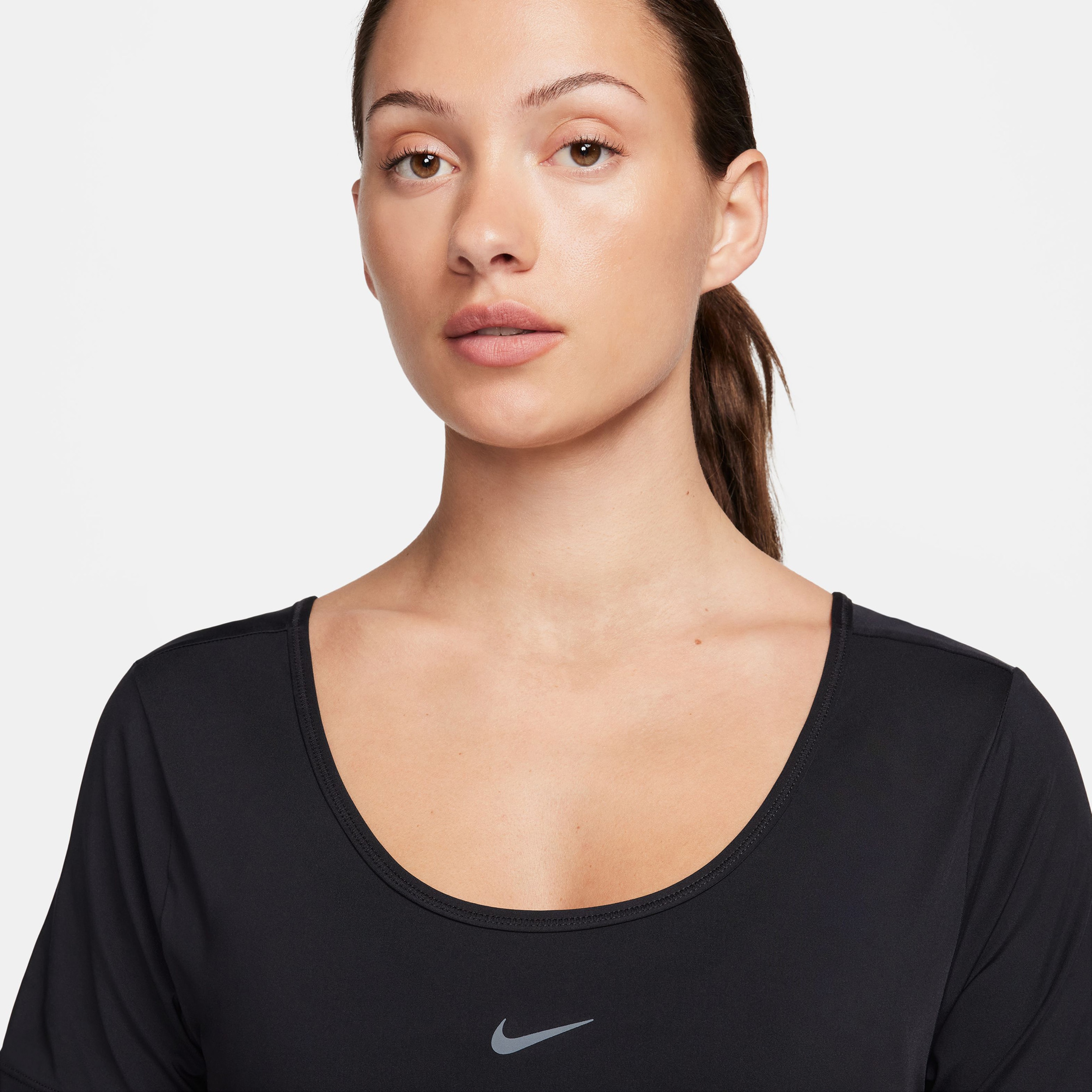 Nike One Classic Kadın Siyah Kısa Kollu T-Shirt