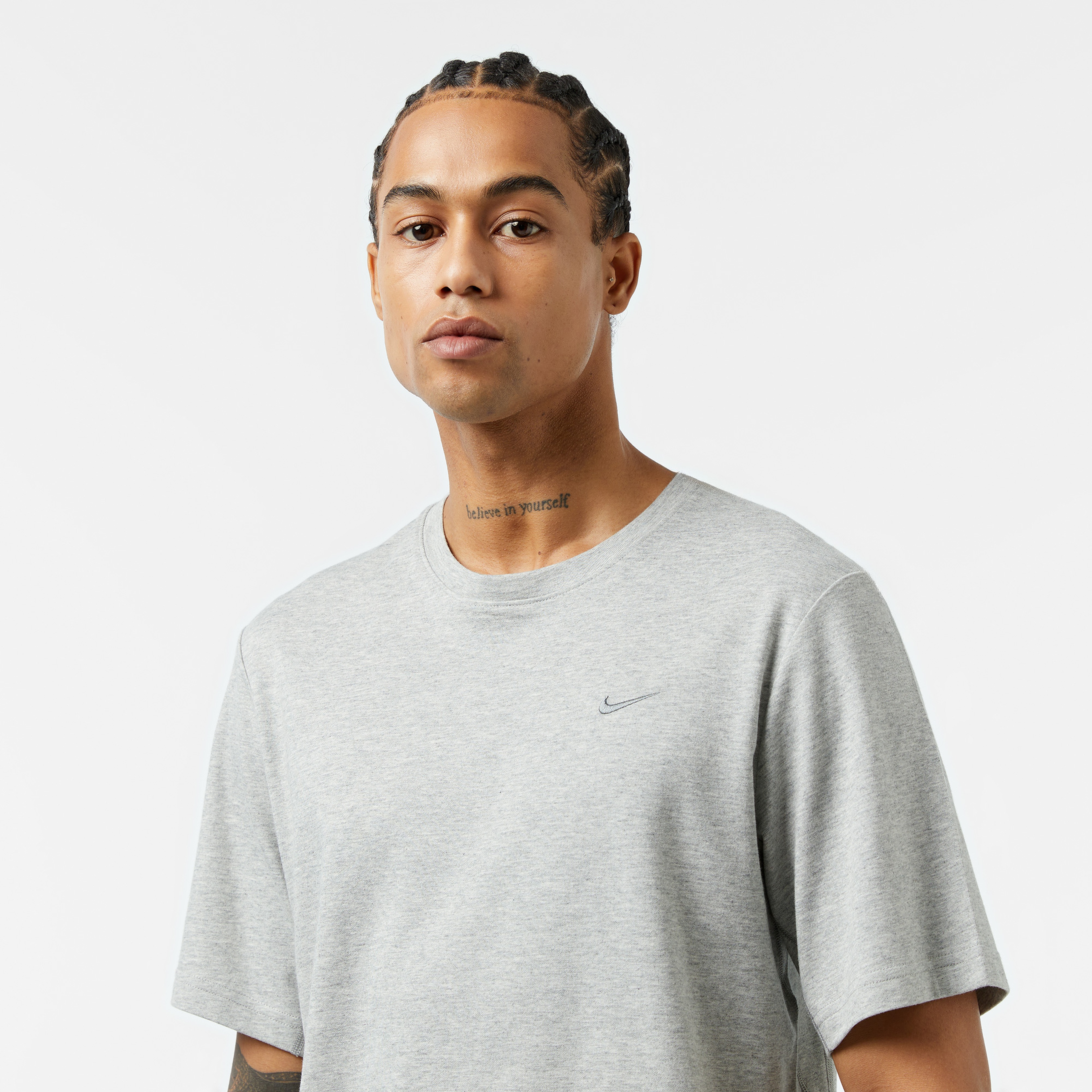 Nike Dri-Fit Primary Erkek Gri T-Shirt