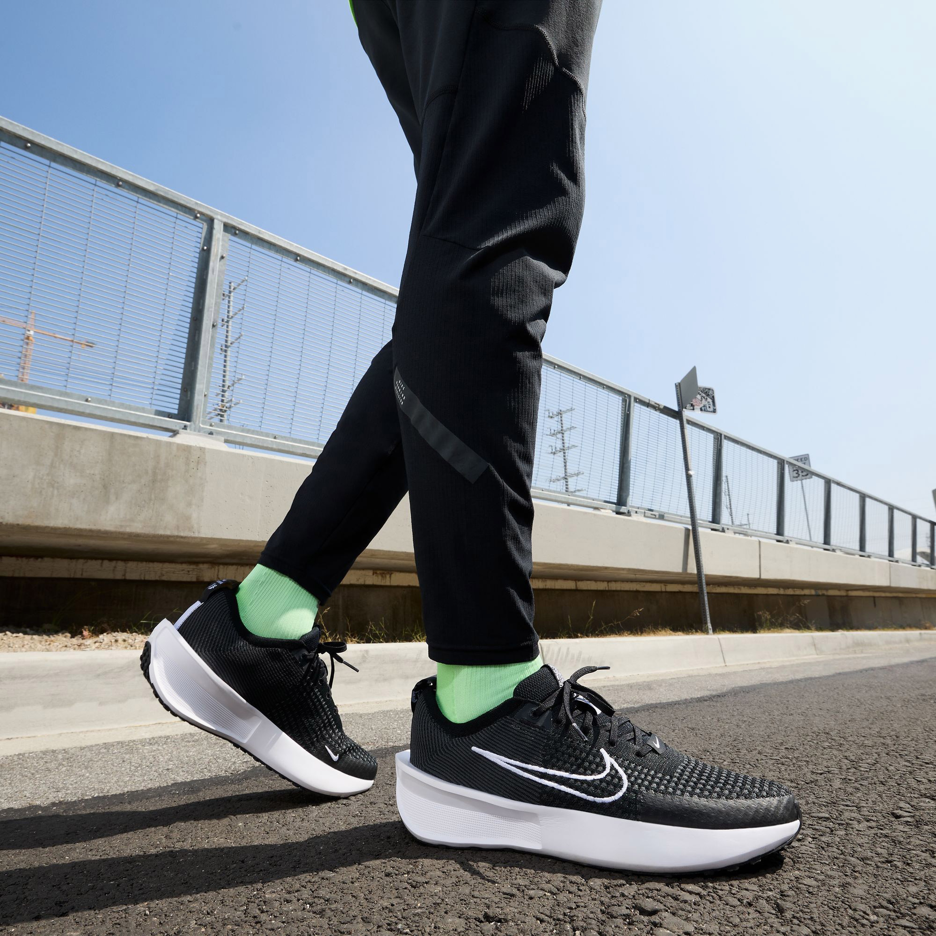 Nike Interact Run Erkek Siyah Koşu Ayakkabısı