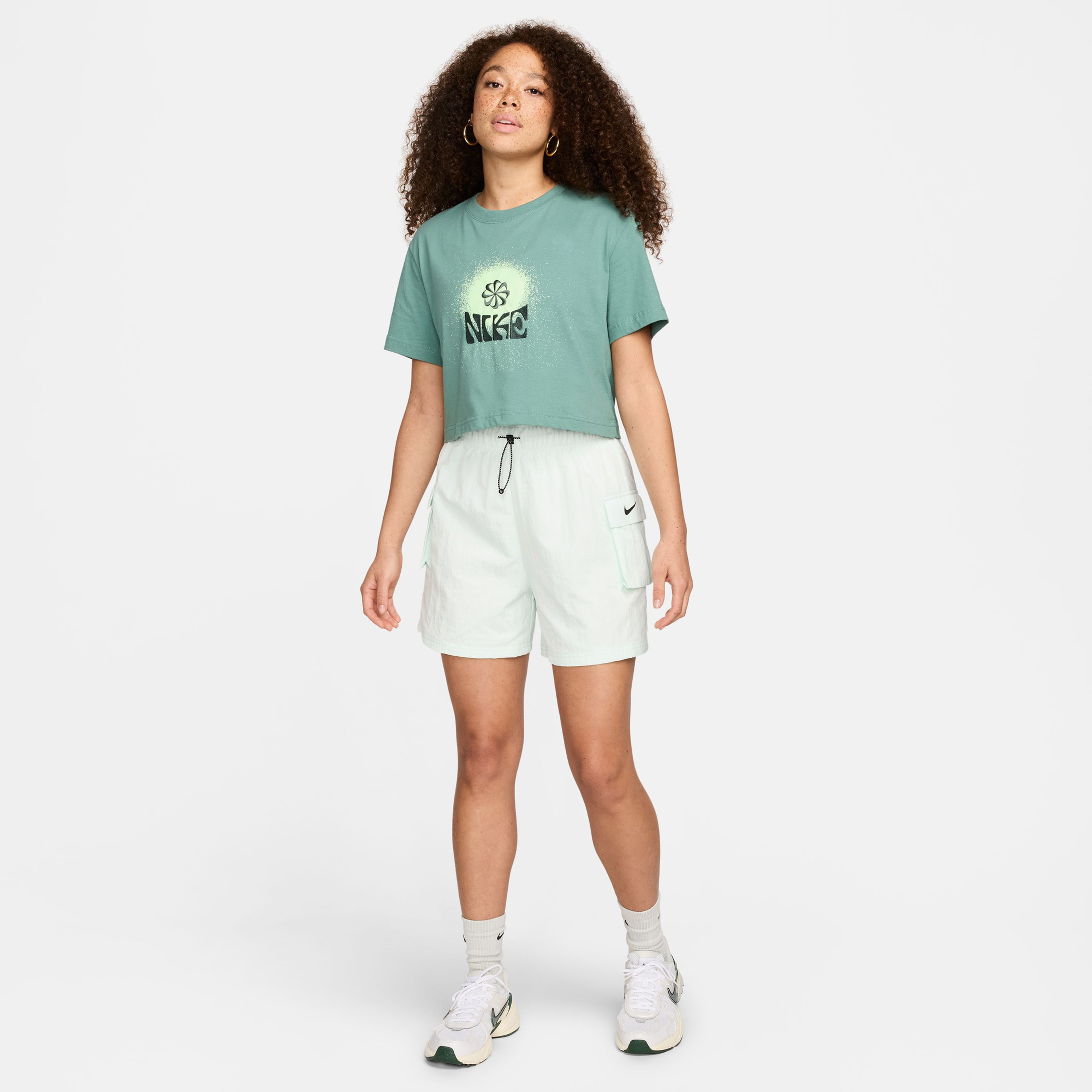 Nike Sportswear Essential Kadın Yeşil Şort