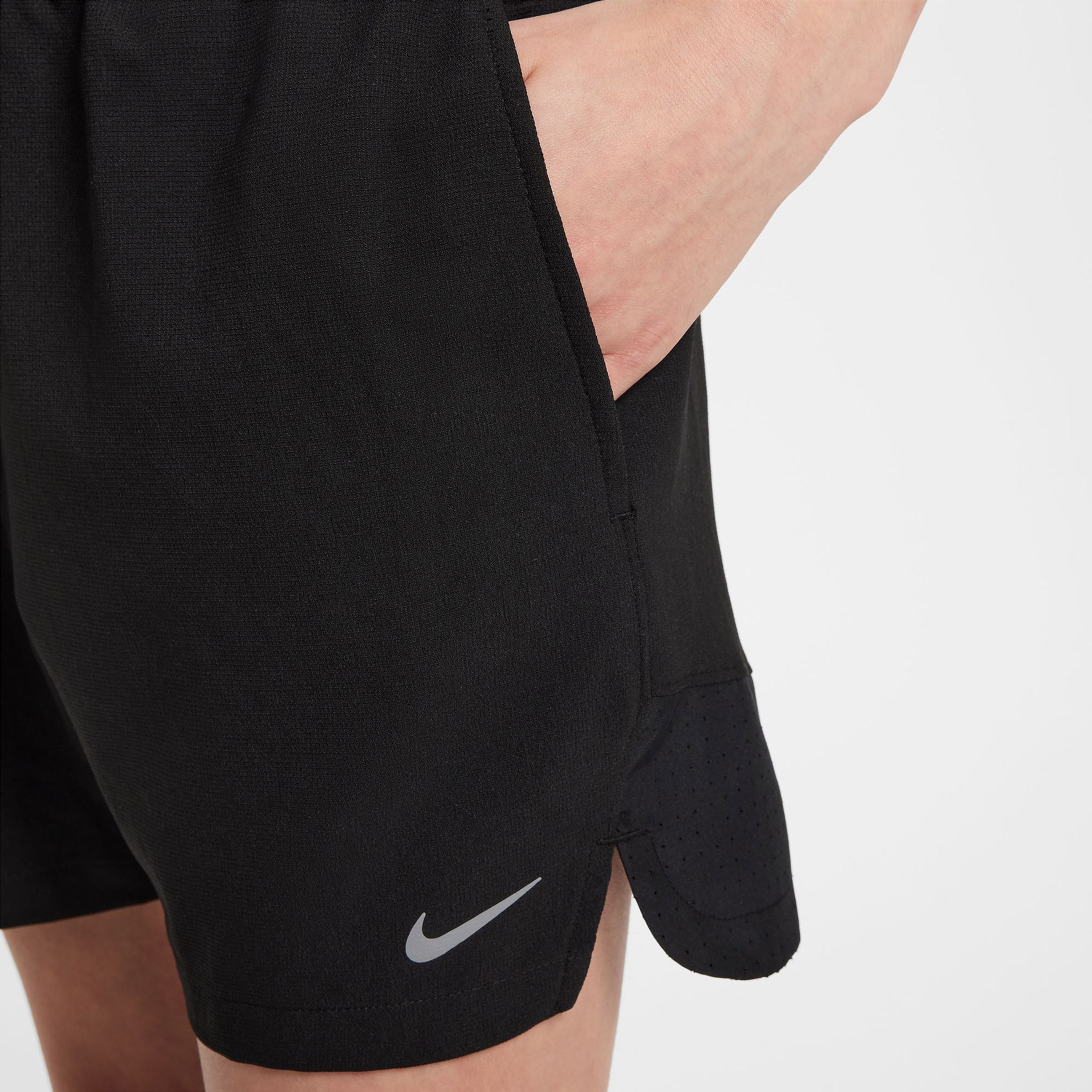 Nike Dri-Fit Multi Tech Çocuk Siyah Antrenman Şortu
