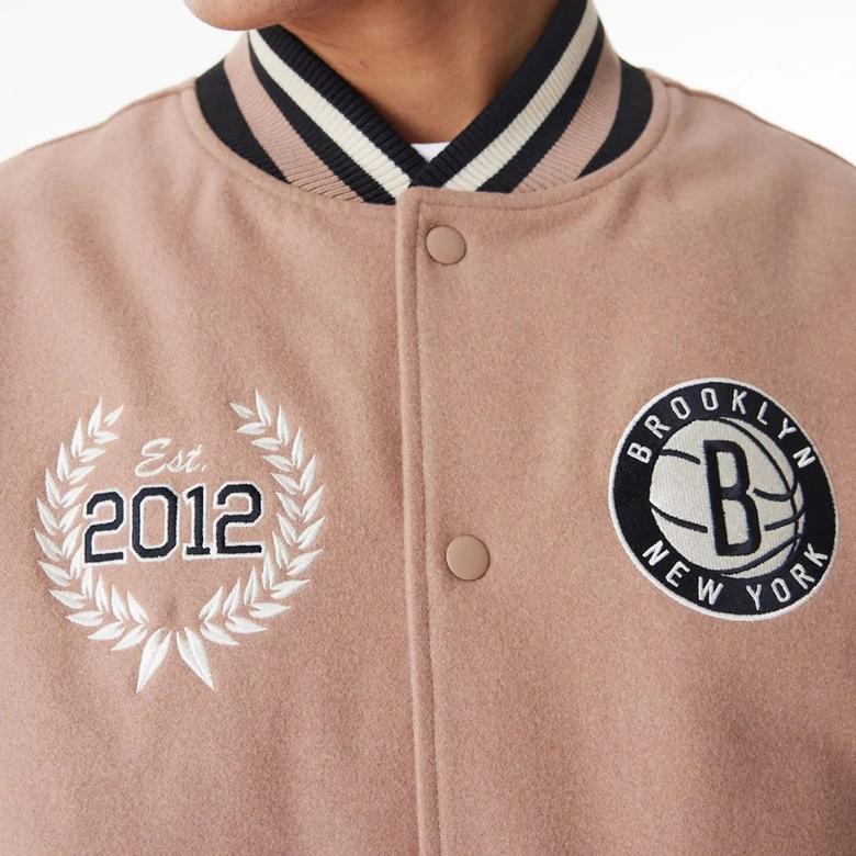 New Era Nba Inj Varsity Bronet Tta Erkek Bej Ceket