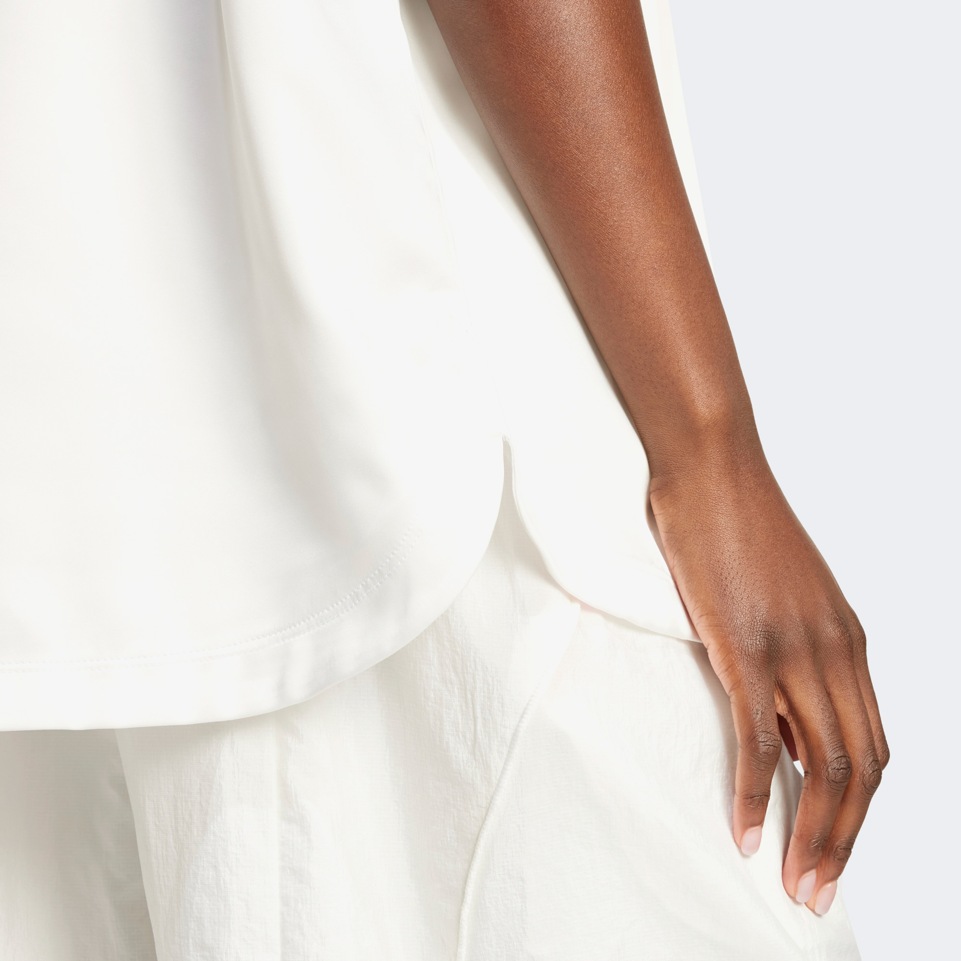 adidas Woven Kısa Kollu Kadın Beyaz Sweatshirt