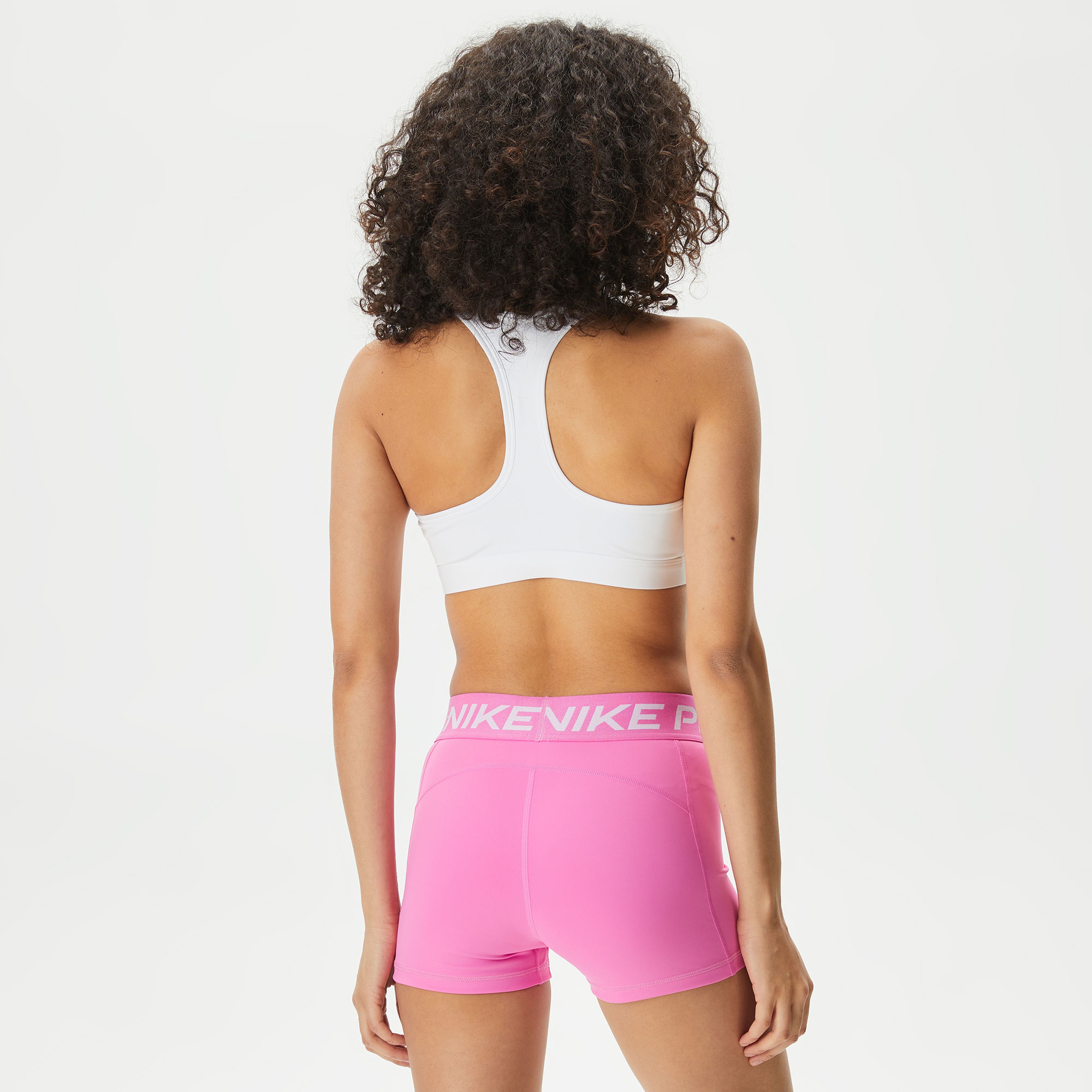 Nike Swoosh Medium Support Futura Kadın Beyaz Bra