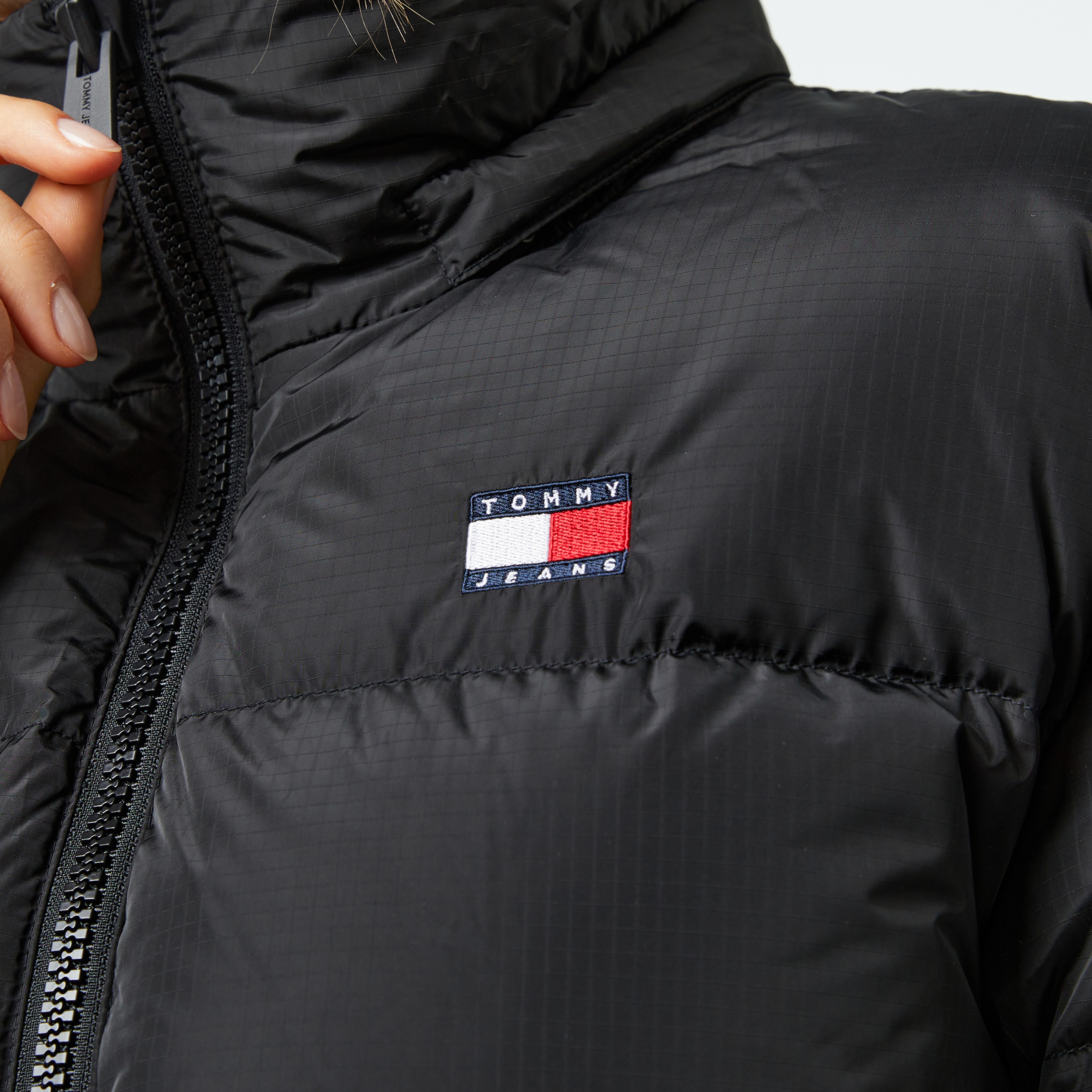 Tommy Jeans Kadın Siyah Mont