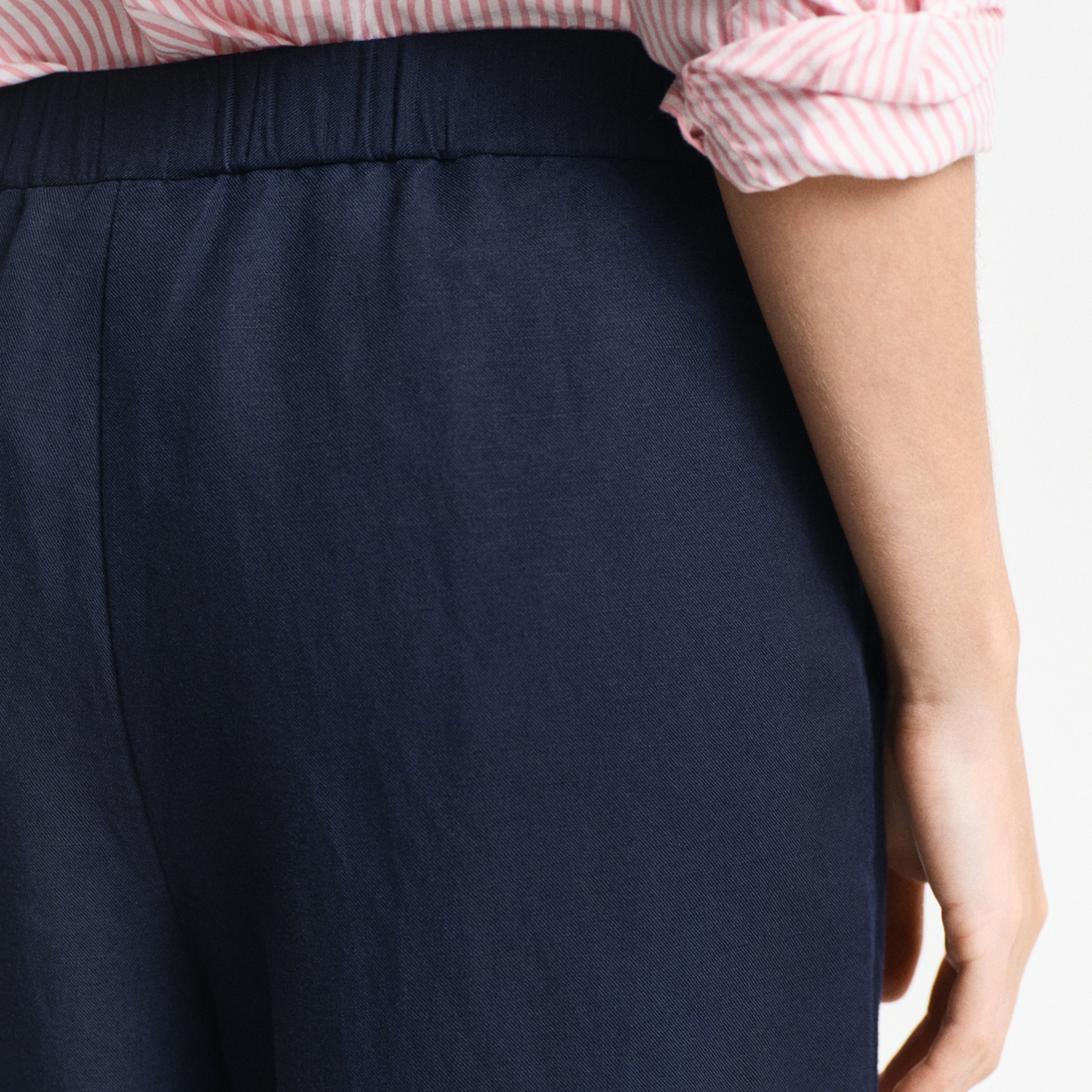 GANT Kadın Lacivert Relaxed Fit Pantolon