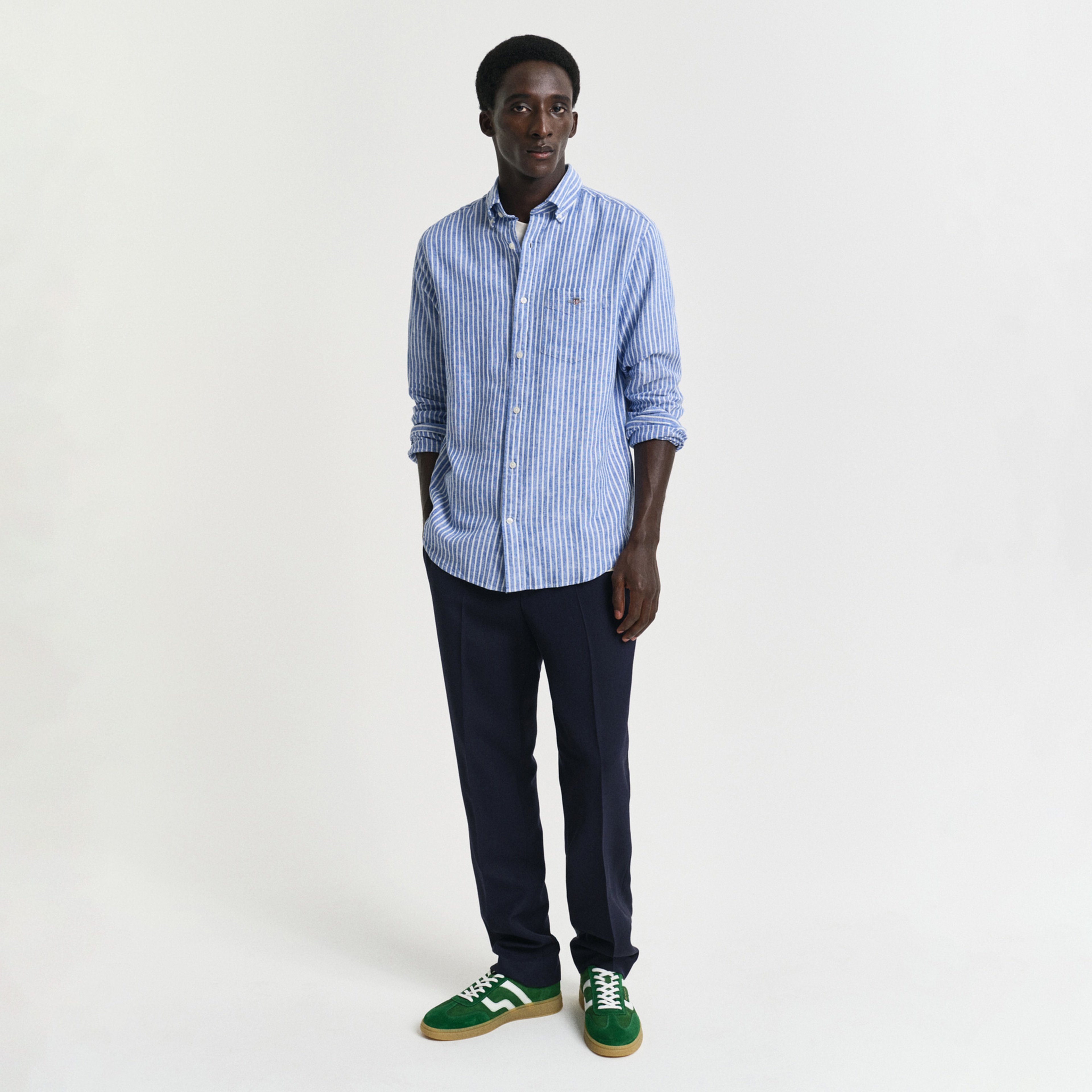 GANT Erkek Lacivert Regular Fit Düğmeli Yaka Çizgili Keten Gömlek