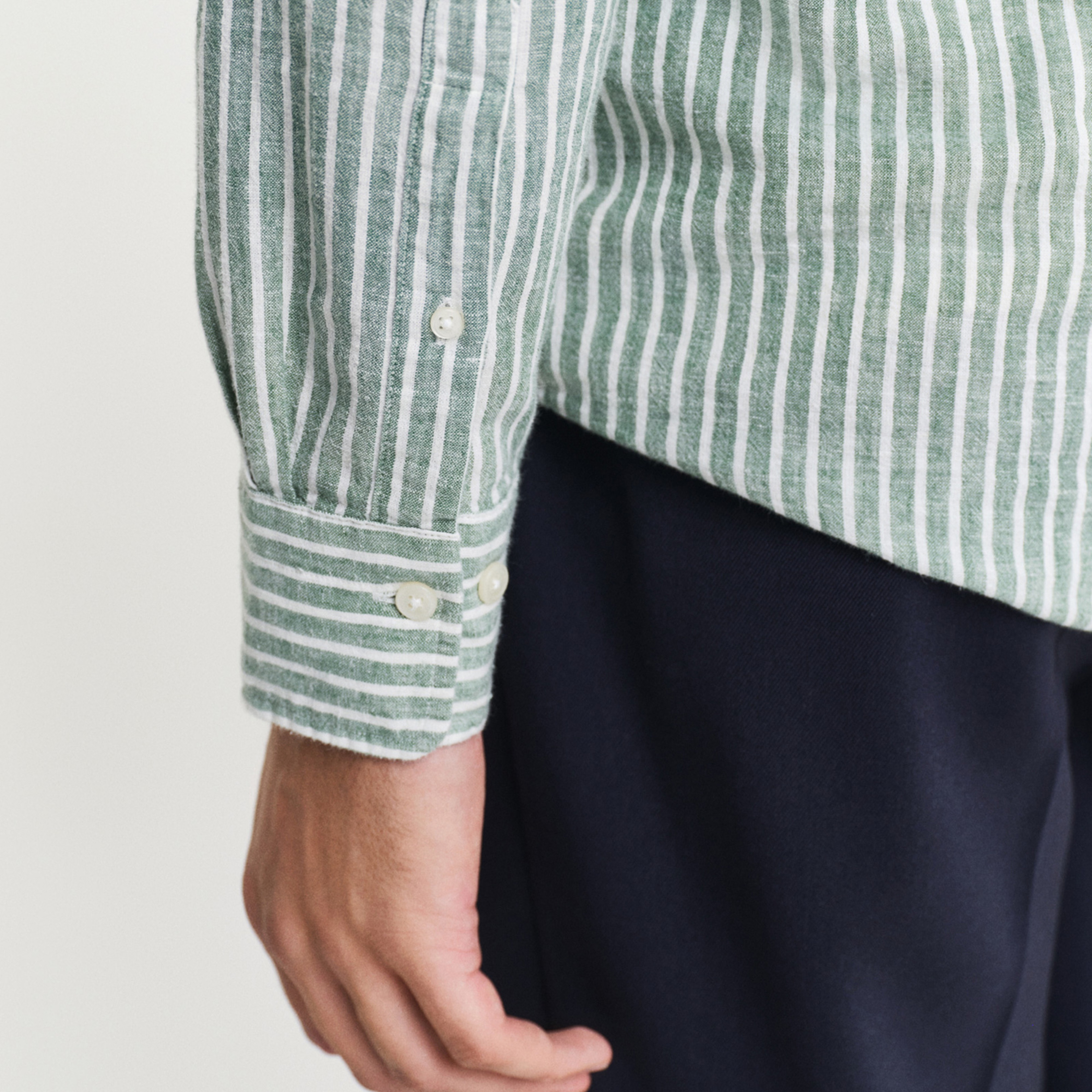 GANT Erkek Yeşil Regular Fit Düğmeli Yaka Çizgili Keten Gömlek