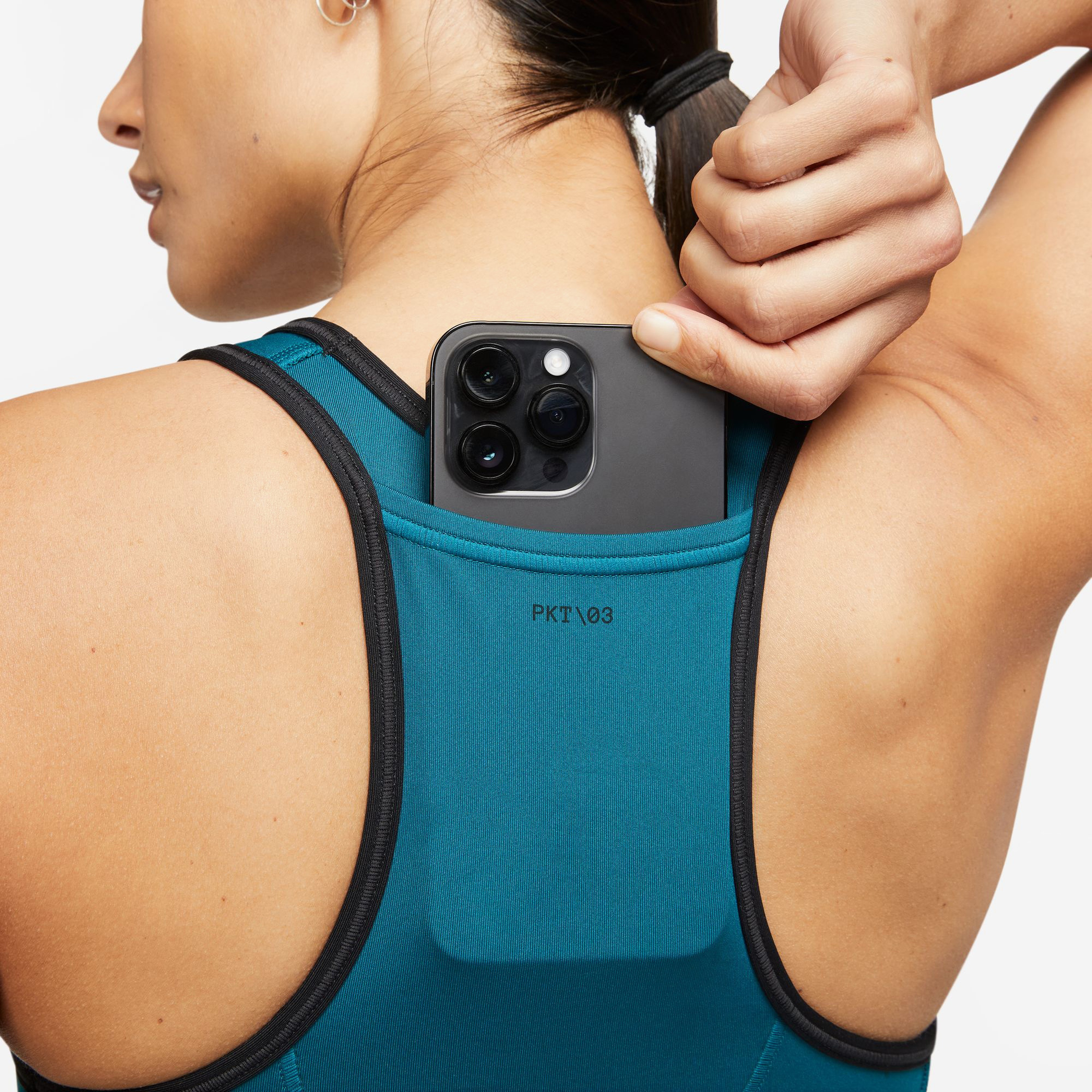 Nike Swoosh On The Run Kadın Yeşil Bra