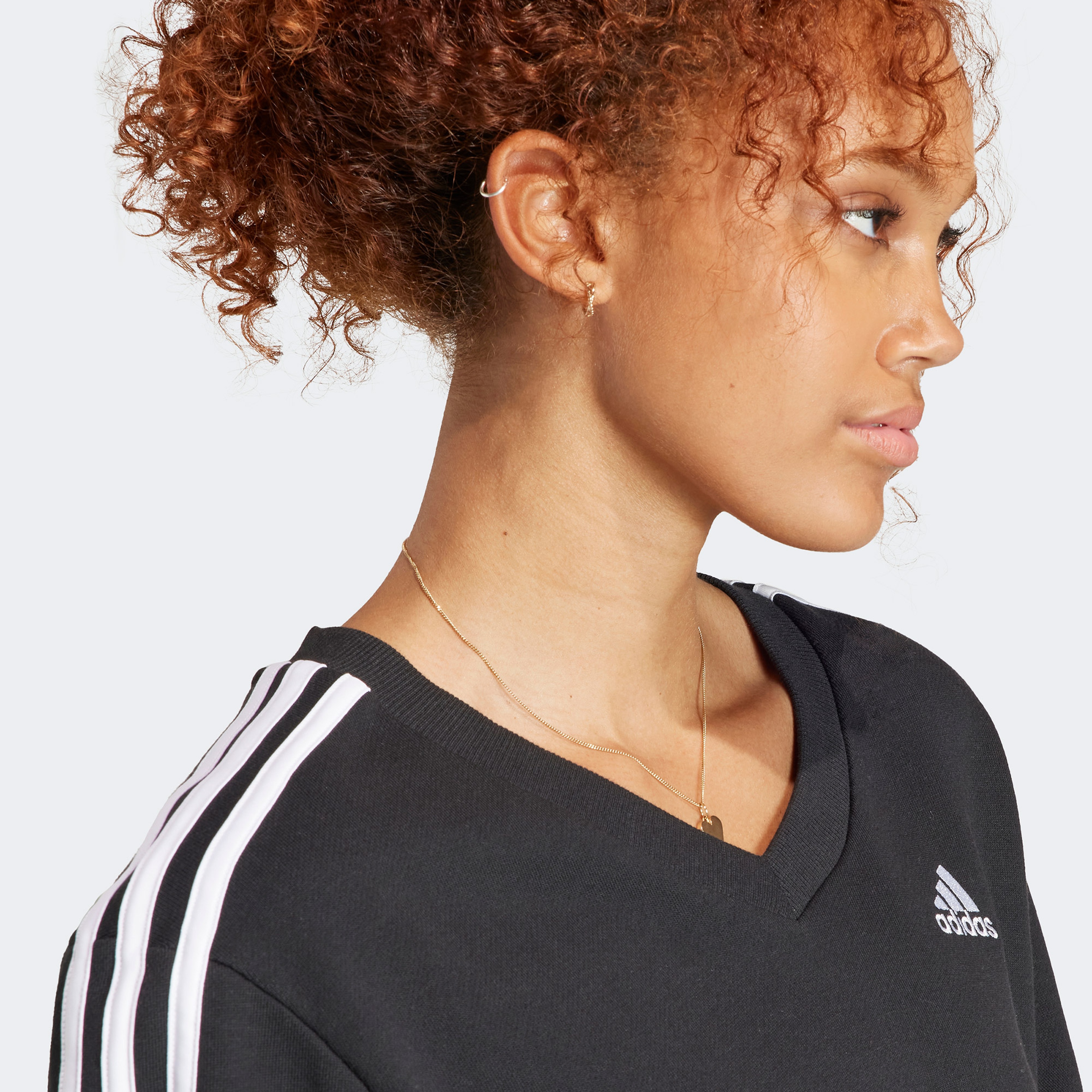 adidas Essentials 3 Stripes V-Neck Kadın Siyah Günlük Sweatshirt