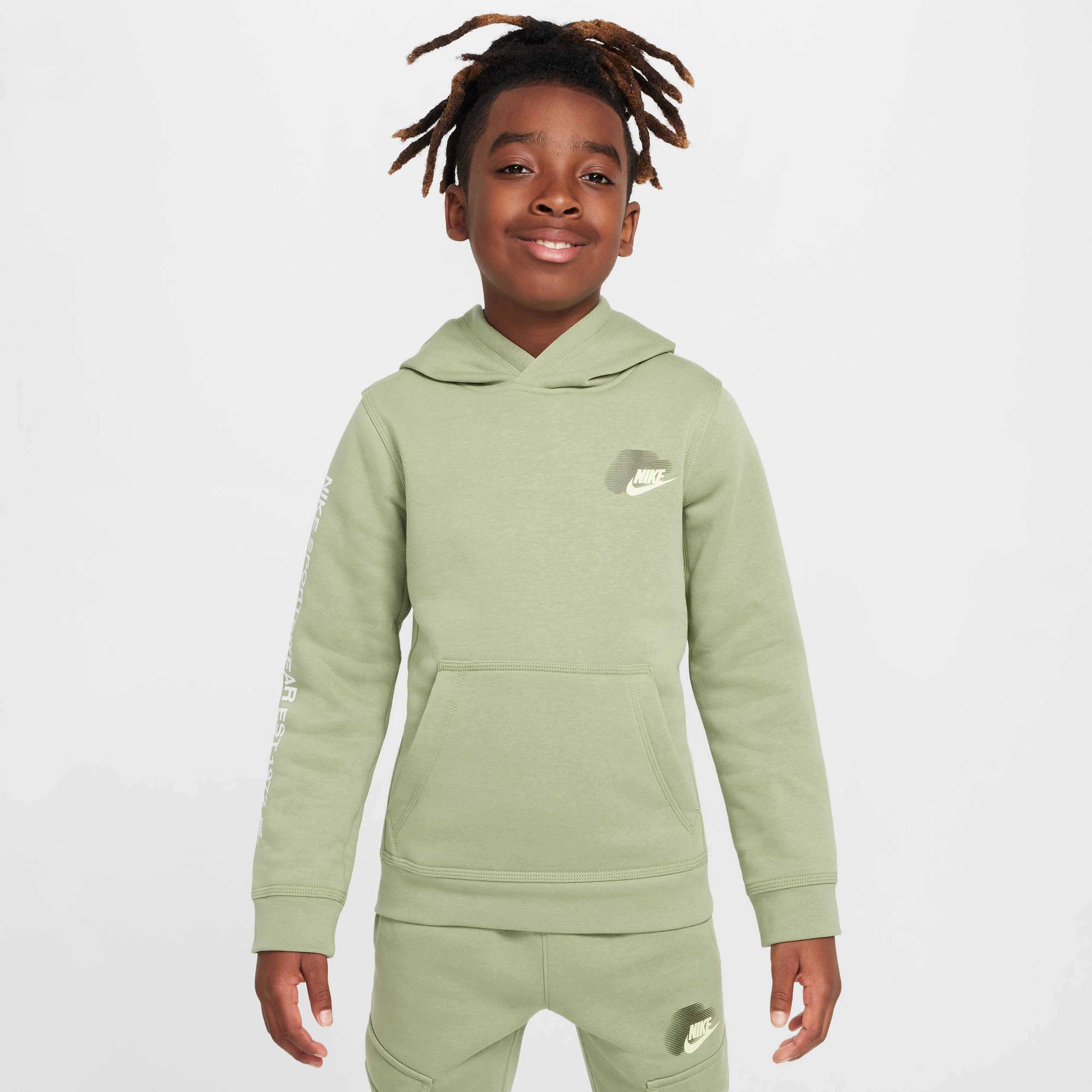 Nike Sportswear Standart Issue Çocuk Yeşil Günlük Sweatshirt