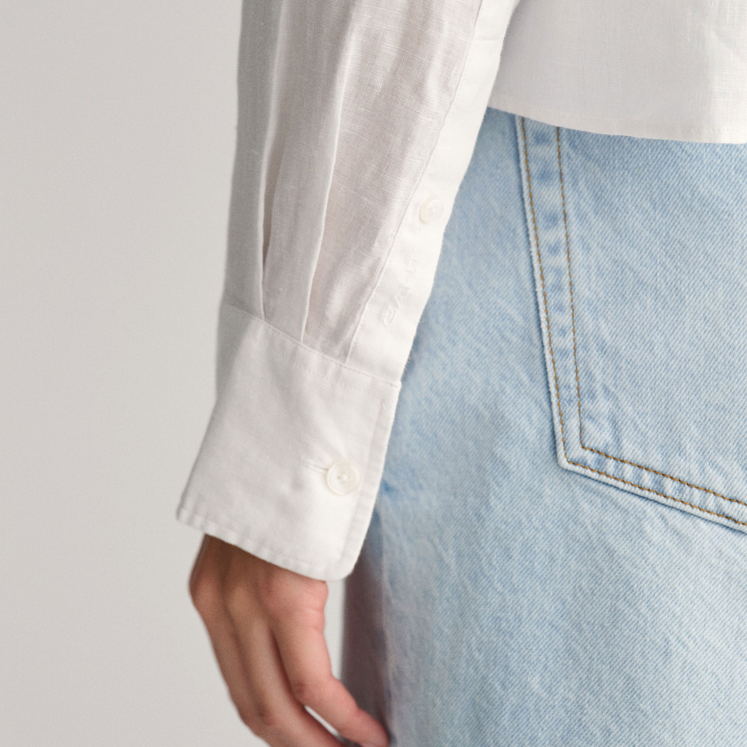 GANT Kadın Beyaz Relaxed Fit Klasik Yaka Keten Gömlek