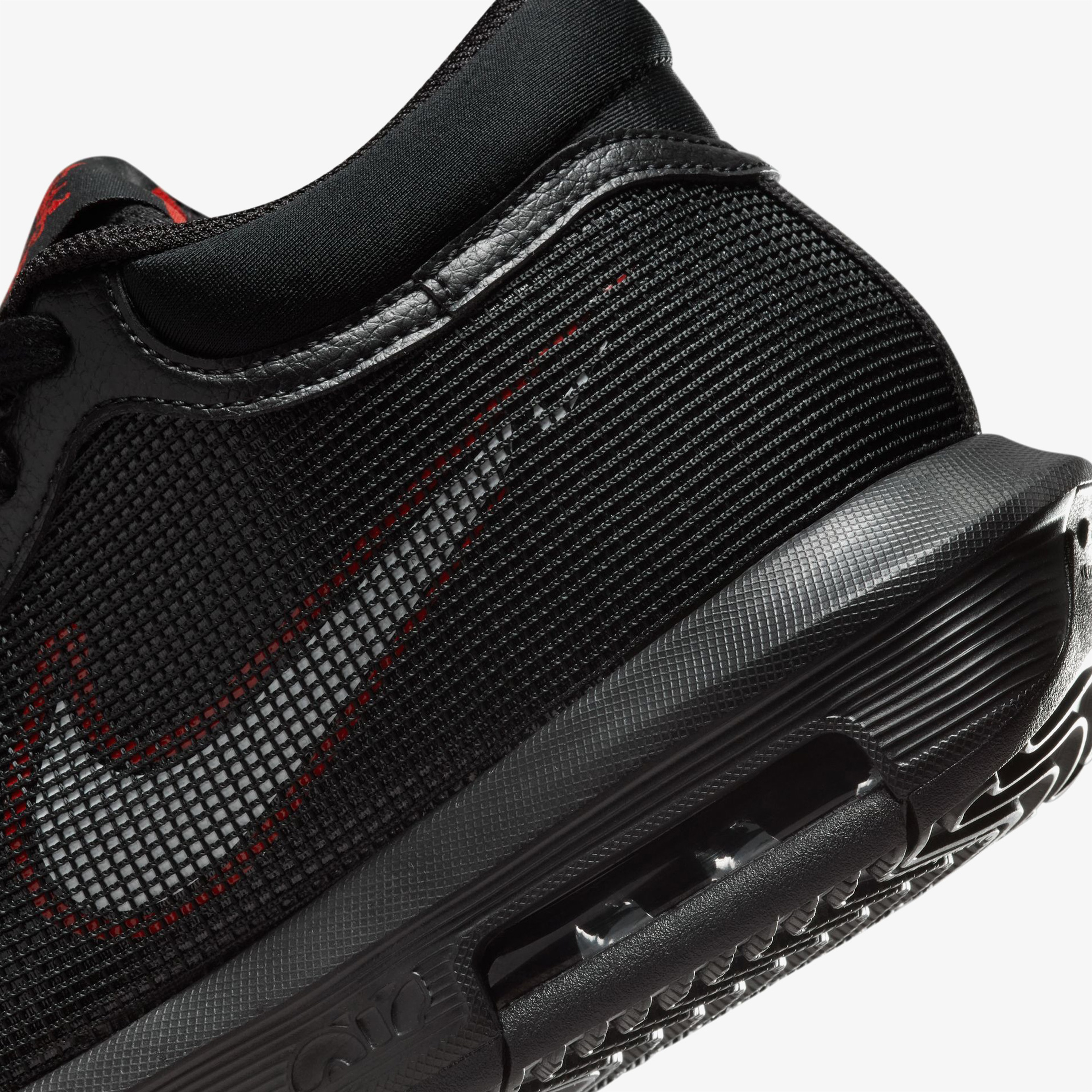 Nike Lebron Witness 8 Erkek Siyah Basketbol Ayakkabısı