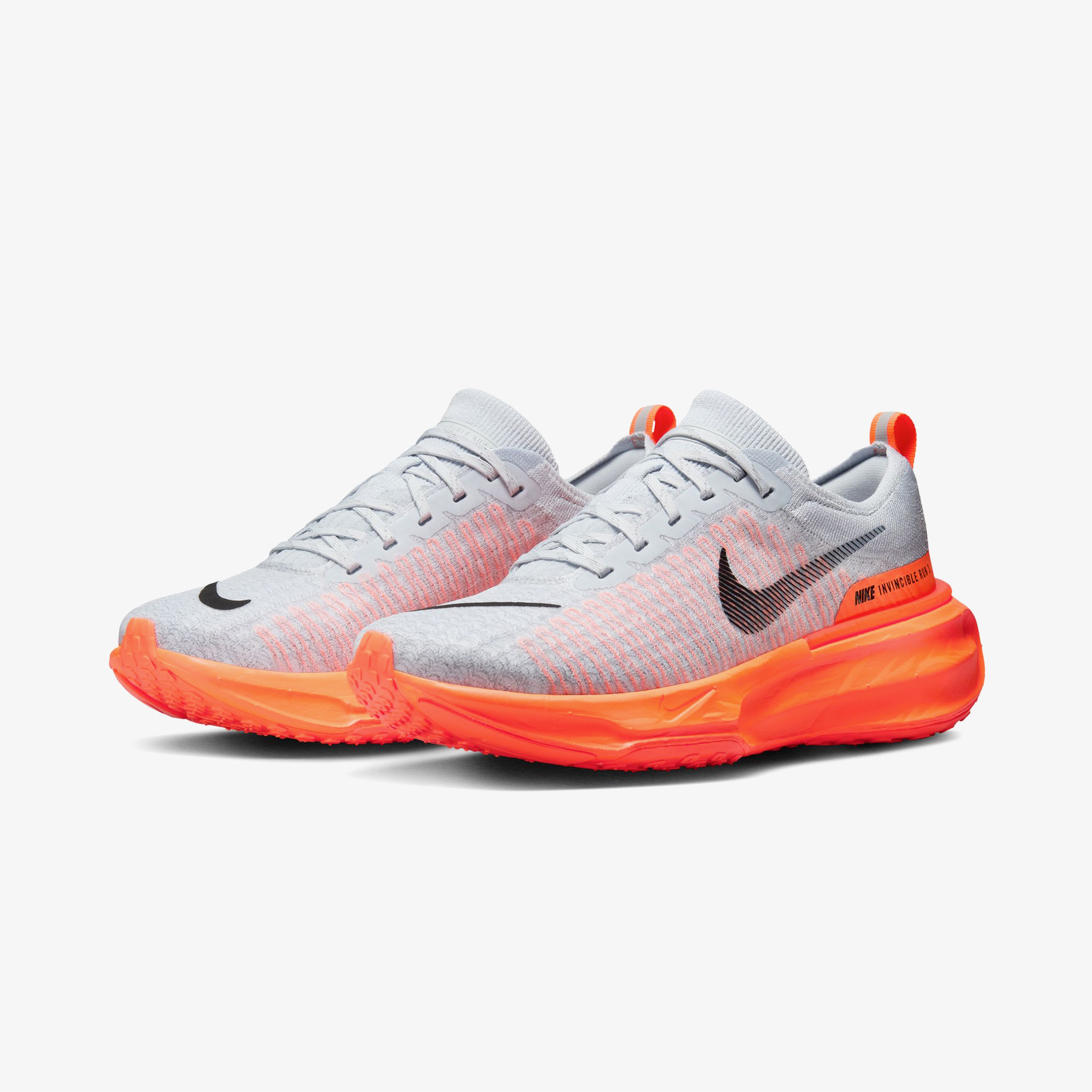 Nike ZoomX Invincible 3 Erkek GriKoşu Ayakkabısı