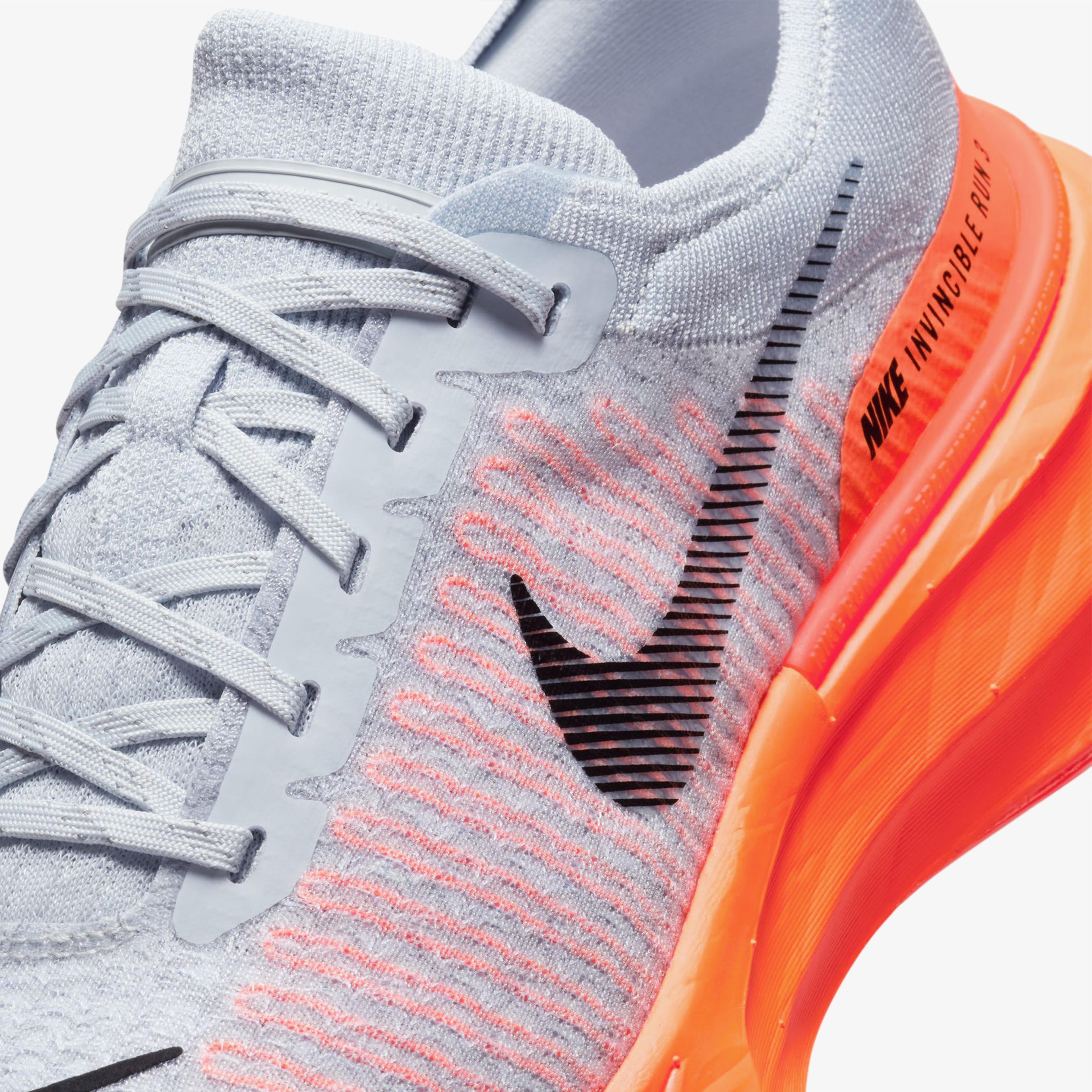 Nike ZoomX Invincible 3 Erkek GriKoşu Ayakkabısı